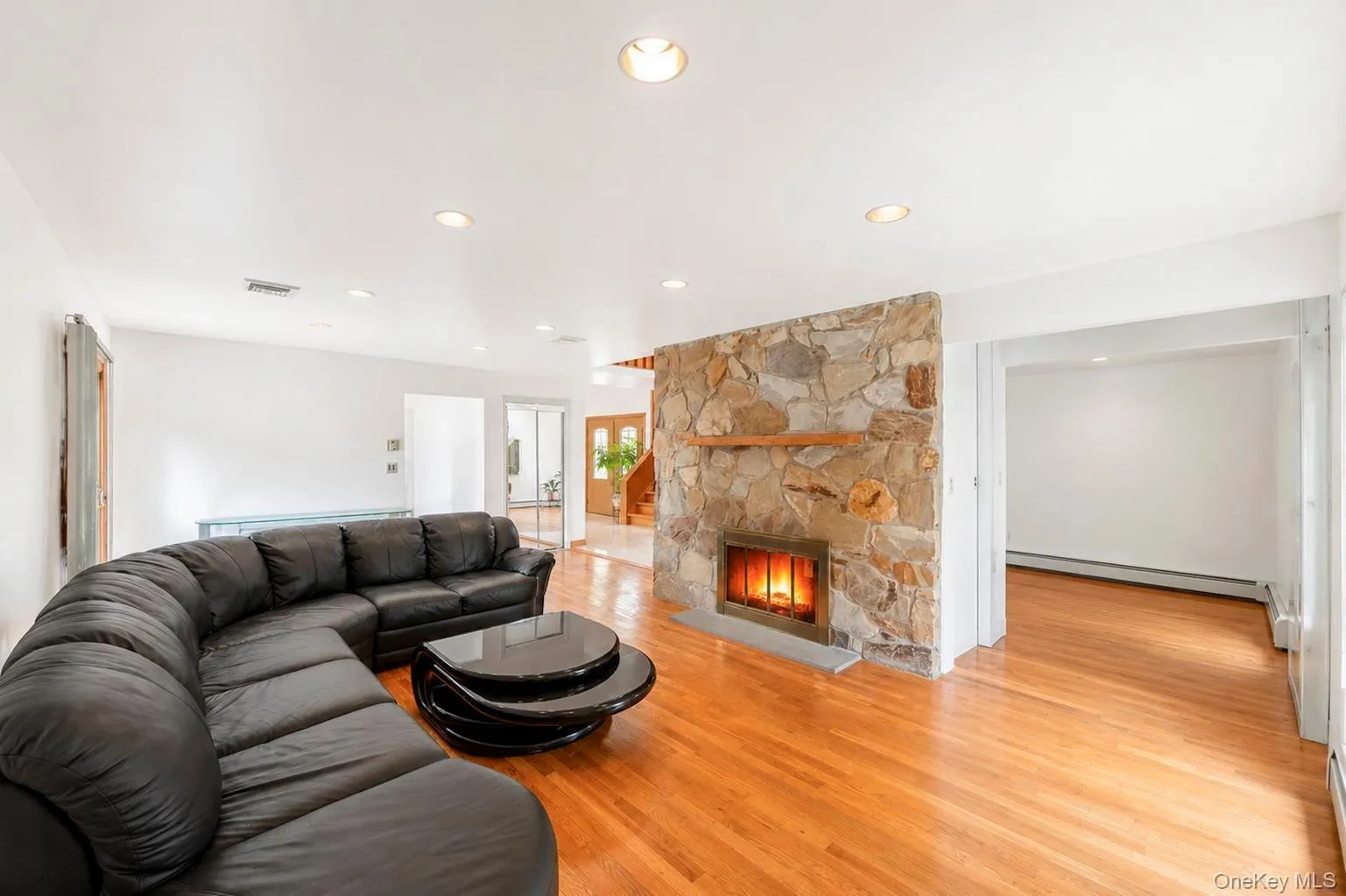 5 Dohne Court, Huntington, NY, 4 Bedrooms Bedrooms, 8 Rooms Rooms,3 BathroomsBathrooms,Residential,For Rent,Dohne,0,1036730 5 Dohne Court, Huntington, NY, 4 Bedrooms Bedrooms, 8 Rooms Rooms,3 BathroomsBathrooms,Residential,For Rent,Dohne,0,1036730