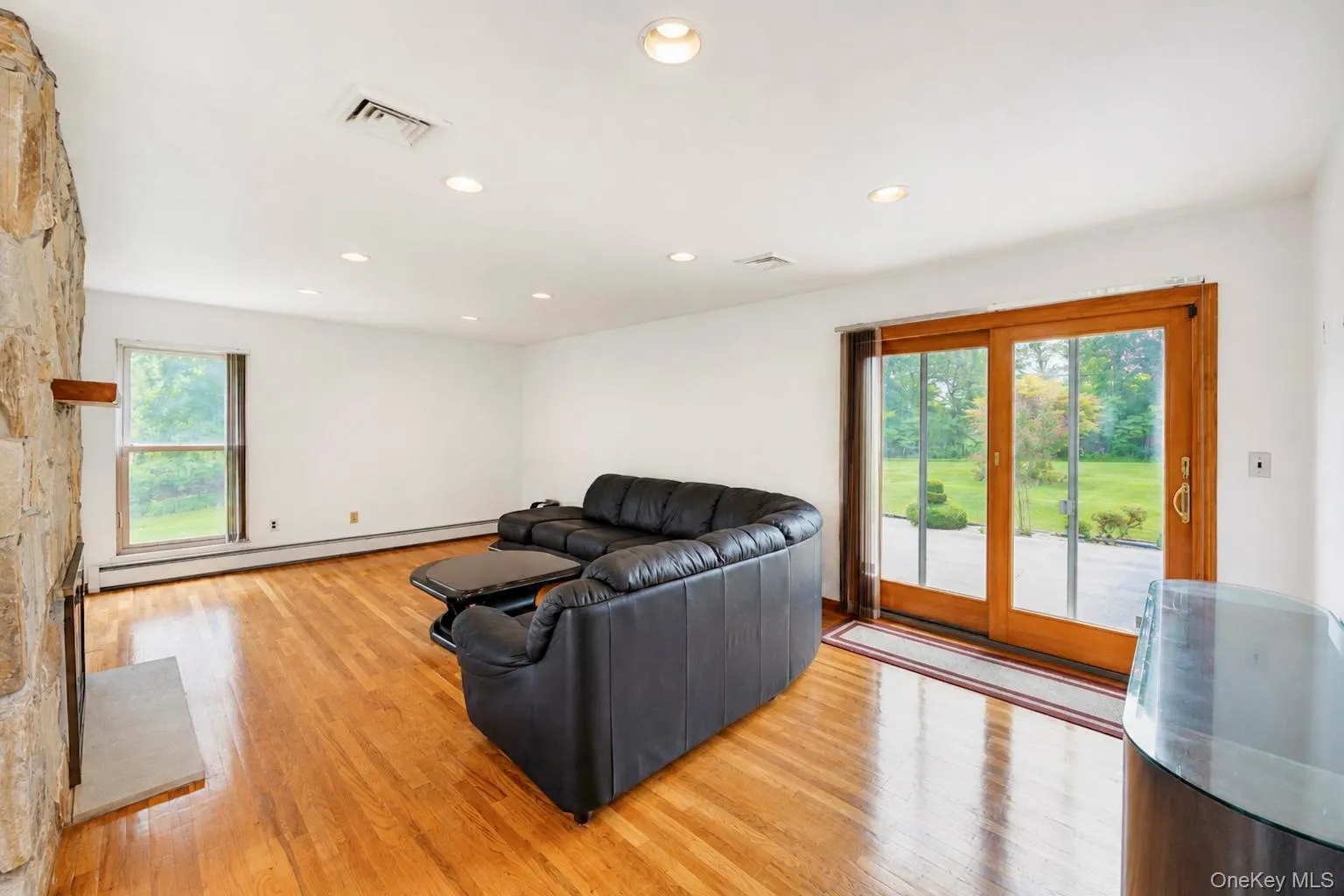5 Dohne Court, Huntington, NY, 4 Bedrooms Bedrooms, 8 Rooms Rooms,3 BathroomsBathrooms,Residential,For Rent,Dohne,0,1036730 5 Dohne Court, Huntington, NY, 4 Bedrooms Bedrooms, 8 Rooms Rooms,3 BathroomsBathrooms,Residential,For Rent,Dohne,0,1036730