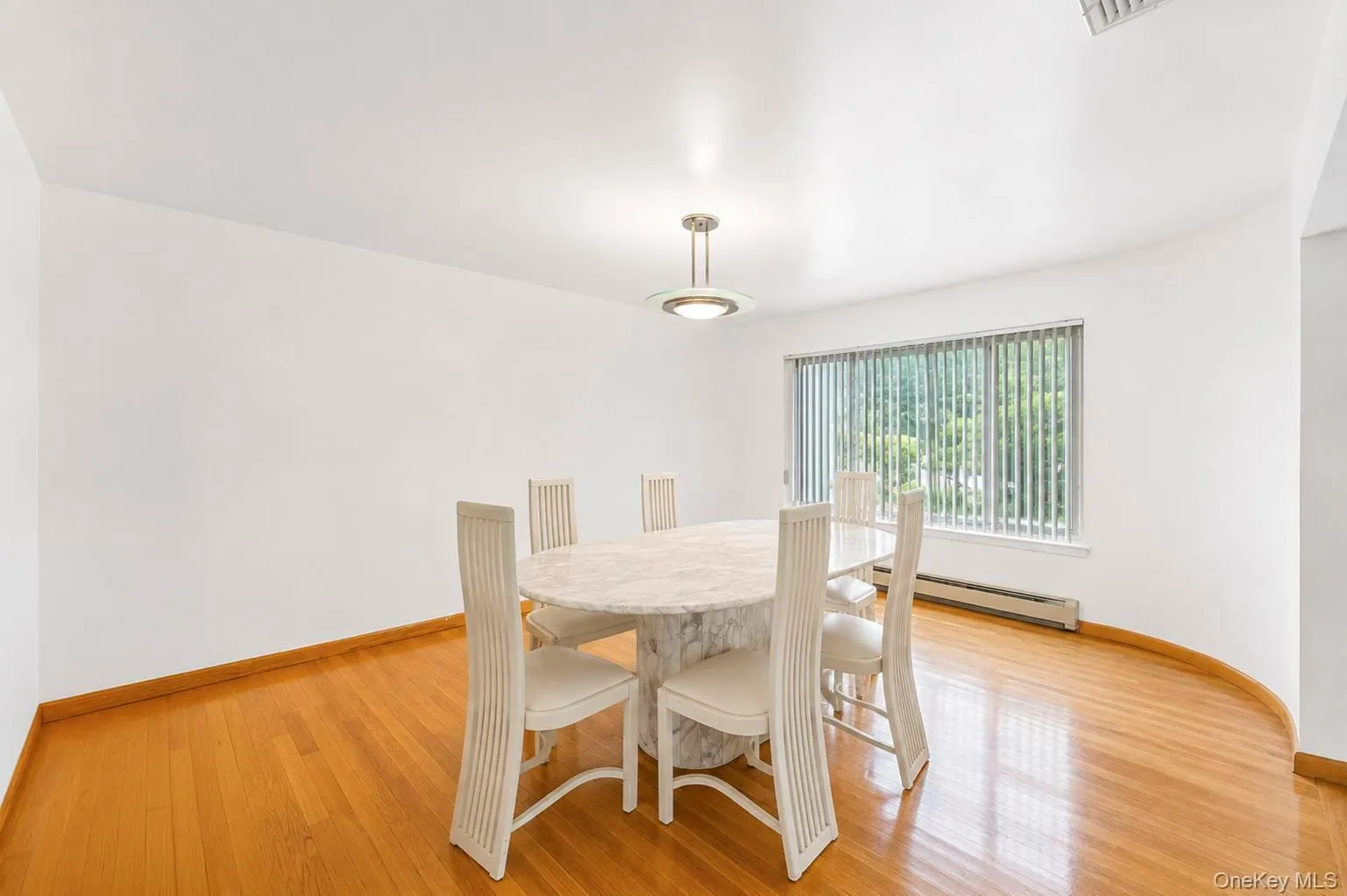 5 Dohne Court, Huntington, NY, 4 Bedrooms Bedrooms, 8 Rooms Rooms,3 BathroomsBathrooms,Residential,For Rent,Dohne,0,1036730 5 Dohne Court, Huntington, NY, 4 Bedrooms Bedrooms, 8 Rooms Rooms,3 BathroomsBathrooms,Residential,For Rent,Dohne,0,1036730