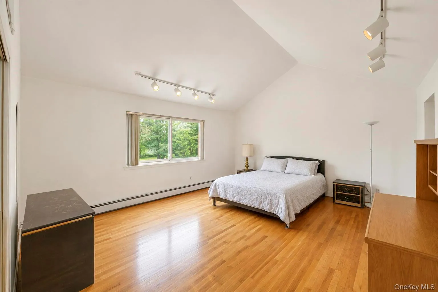 5 Dohne Court, Huntington, NY, 4 Bedrooms Bedrooms, 8 Rooms Rooms,3 BathroomsBathrooms,Residential,For Rent,Dohne,0,1036730 5 Dohne Court, Huntington, NY, 4 Bedrooms Bedrooms, 8 Rooms Rooms,3 BathroomsBathrooms,Residential,For Rent,Dohne,0,1036730