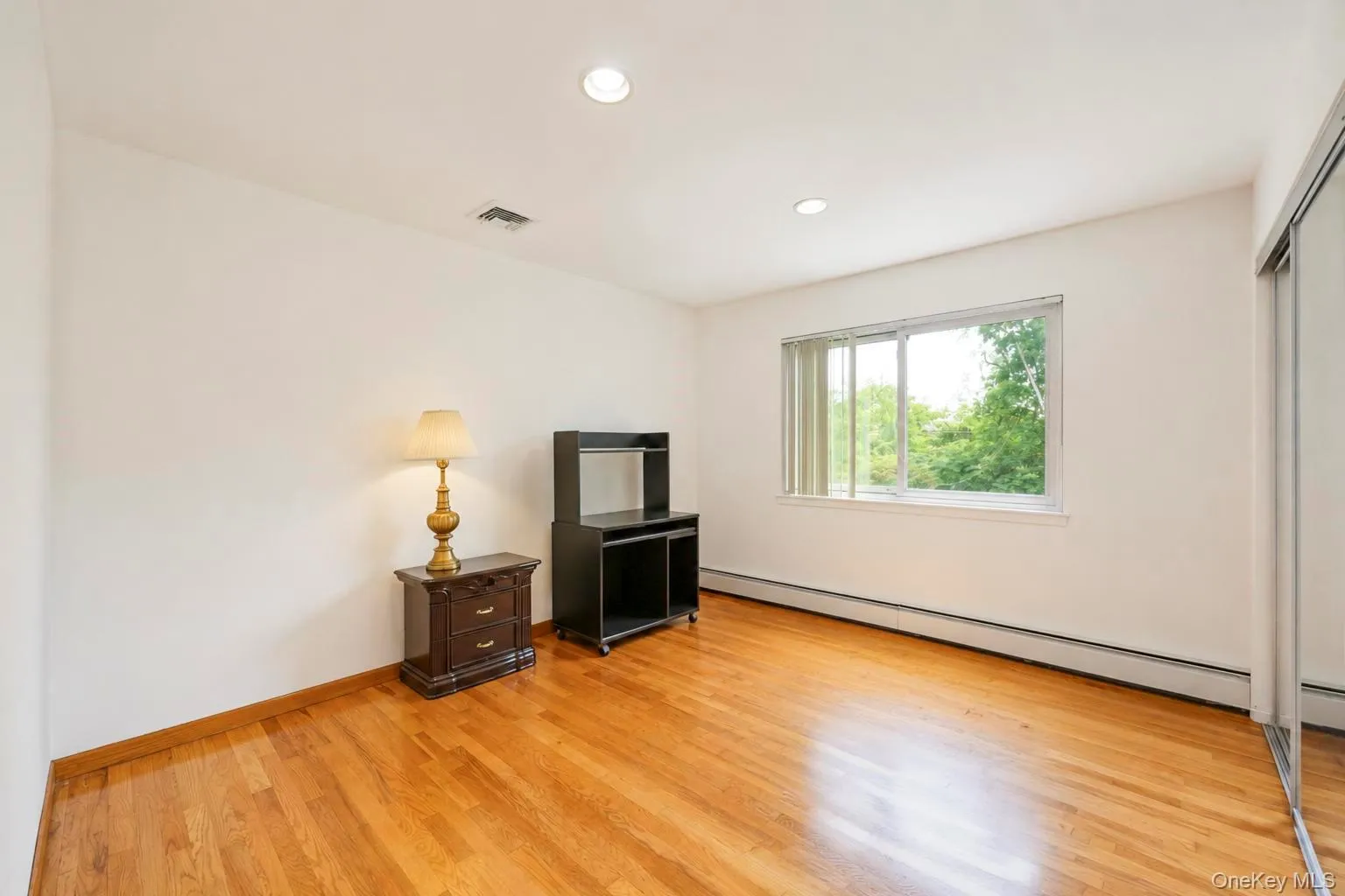 5 Dohne Court, Huntington, NY, 4 Bedrooms Bedrooms, 8 Rooms Rooms,3 BathroomsBathrooms,Residential,For Rent,Dohne,0,1036730 5 Dohne Court, Huntington, NY, 4 Bedrooms Bedrooms, 8 Rooms Rooms,3 BathroomsBathrooms,Residential,For Rent,Dohne,0,1036730