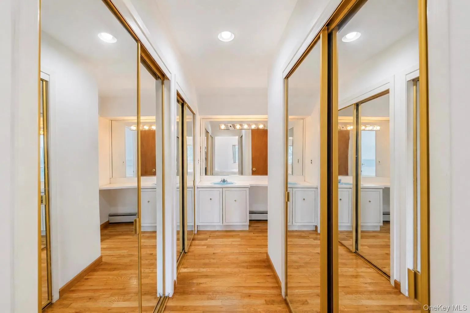 5 Dohne Court, Huntington, NY, 4 Bedrooms Bedrooms, 8 Rooms Rooms,3 BathroomsBathrooms,Residential,For Rent,Dohne,0,1036730 5 Dohne Court, Huntington, NY, 4 Bedrooms Bedrooms, 8 Rooms Rooms,3 BathroomsBathrooms,Residential,For Rent,Dohne,0,1036730