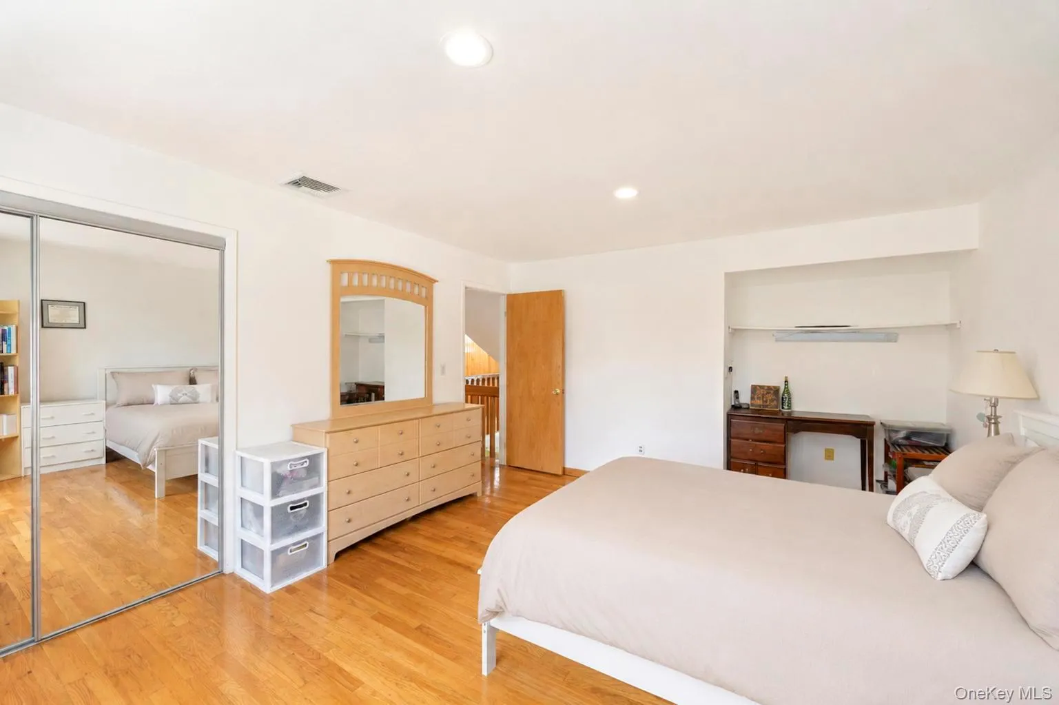 5 Dohne Court, Huntington, NY, 4 Bedrooms Bedrooms, 8 Rooms Rooms,3 BathroomsBathrooms,Residential,For Rent,Dohne,0,1036730 5 Dohne Court, Huntington, NY, 4 Bedrooms Bedrooms, 8 Rooms Rooms,3 BathroomsBathrooms,Residential,For Rent,Dohne,0,1036730
