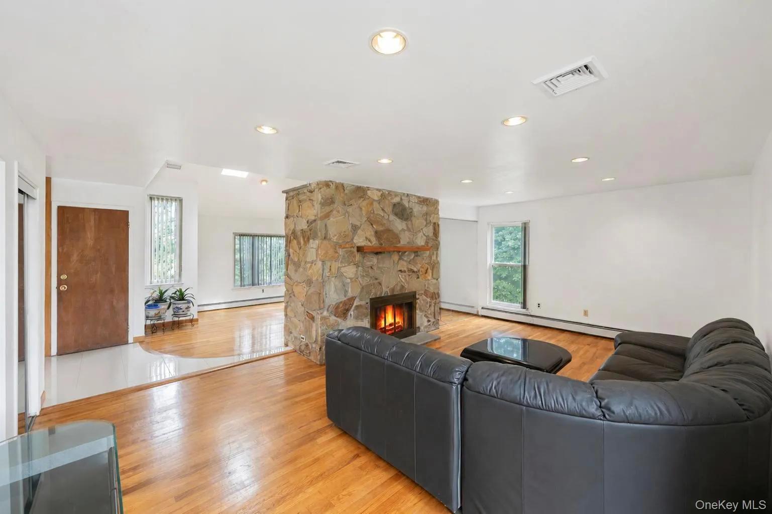 5 Dohne Court, Huntington, NY, 4 Bedrooms Bedrooms, 8 Rooms Rooms,3 BathroomsBathrooms,Residential,For Rent,Dohne,0,1036730 5 Dohne Court, Huntington, NY, 4 Bedrooms Bedrooms, 8 Rooms Rooms,3 BathroomsBathrooms,Residential,For Rent,Dohne,0,1036730