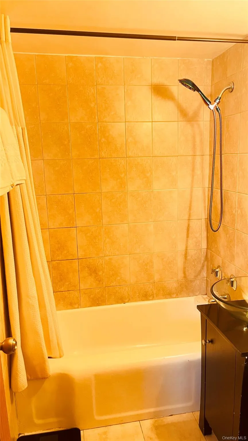 5 Fordham Hill Oval, New York, NY, 3 Rooms Rooms,1 BathroomBathrooms,Residential,For Rent,Fordham Hill,0,1036737 5 Fordham Hill Oval, New York, NY, 3 Rooms Rooms,1 BathroomBathrooms,Residential,For Rent,Fordham Hill,0,1036737