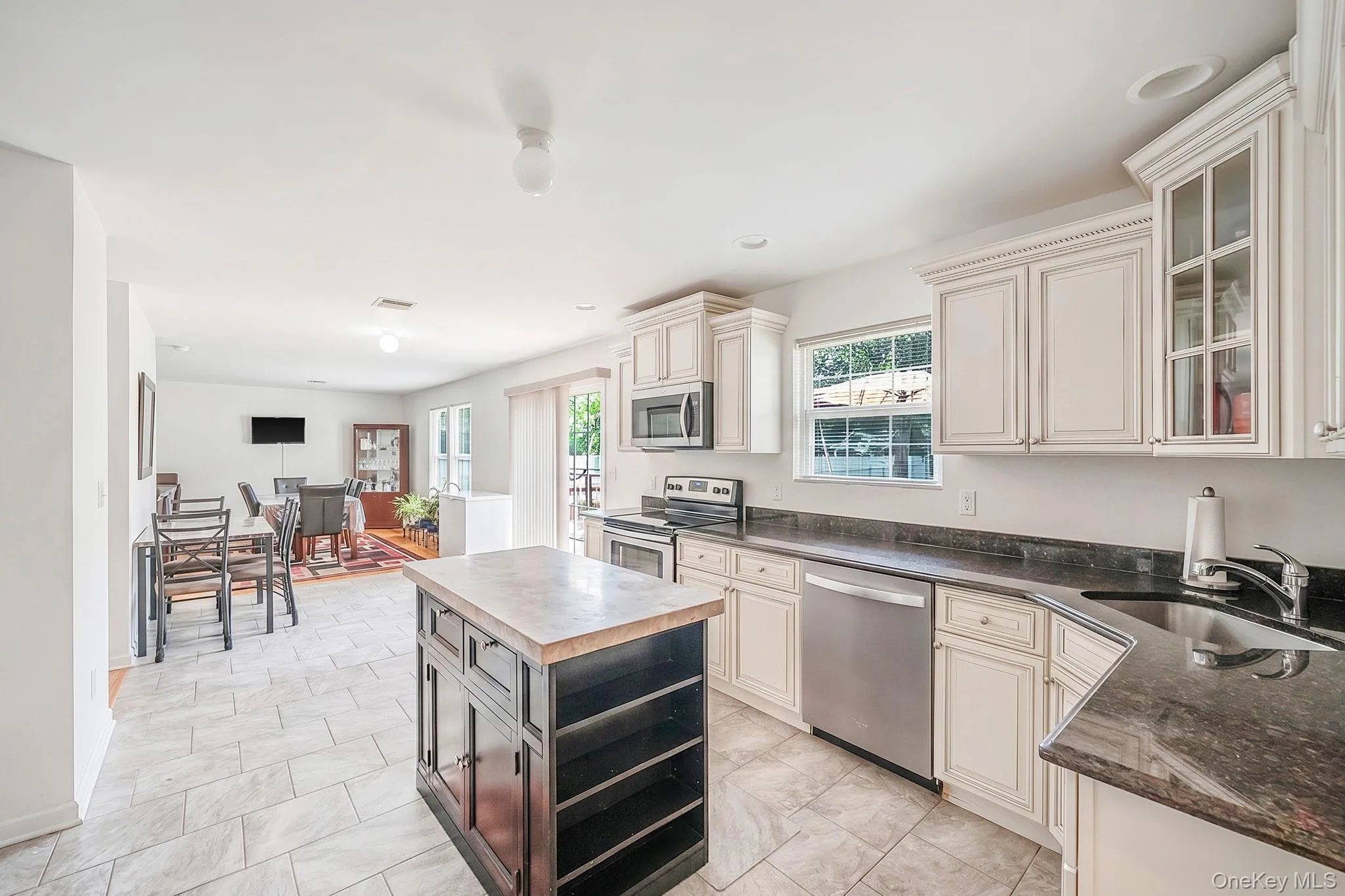 12 Nostrand Avenue, Islip, NY, 5 Bedrooms Bedrooms, 12 Rooms Rooms,4 BathroomsBathrooms,Residential,For Rent,Nostrand,0,1036748 12 Nostrand Avenue, Islip, NY, 5 Bedrooms Bedrooms, 12 Rooms Rooms,4 BathroomsBathrooms,Residential,For Rent,Nostrand,0,1036748