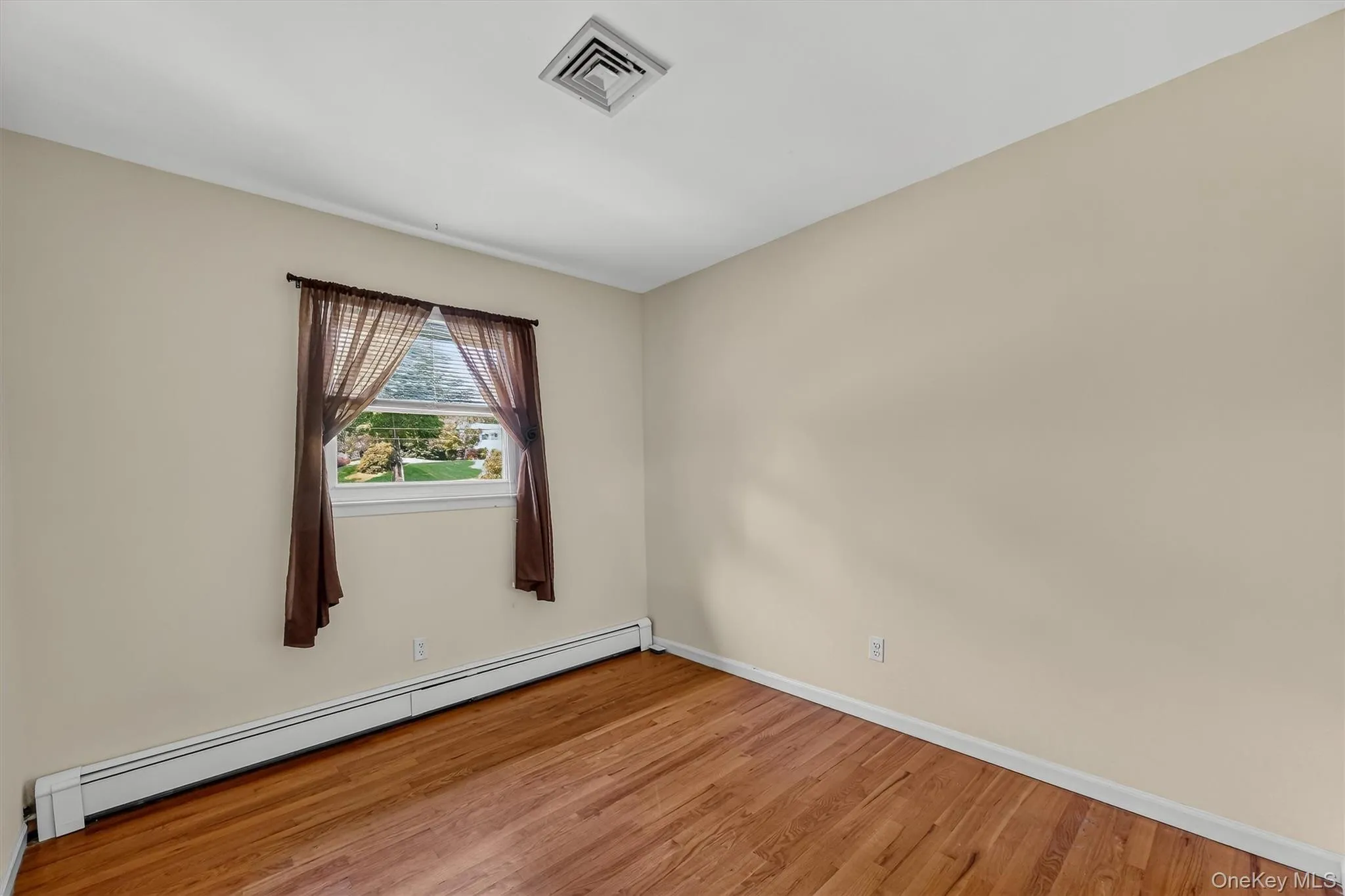 37 Julie Drive, East Fishkill, NY, 3 Bedrooms Bedrooms, 11 Rooms Rooms,1 BathroomBathrooms,Residential,For Rent,Julie,0,1036754 37 Julie Drive, East Fishkill, NY, 3 Bedrooms Bedrooms, 11 Rooms Rooms,1 BathroomBathrooms,Residential,For Rent,Julie,0,1036754