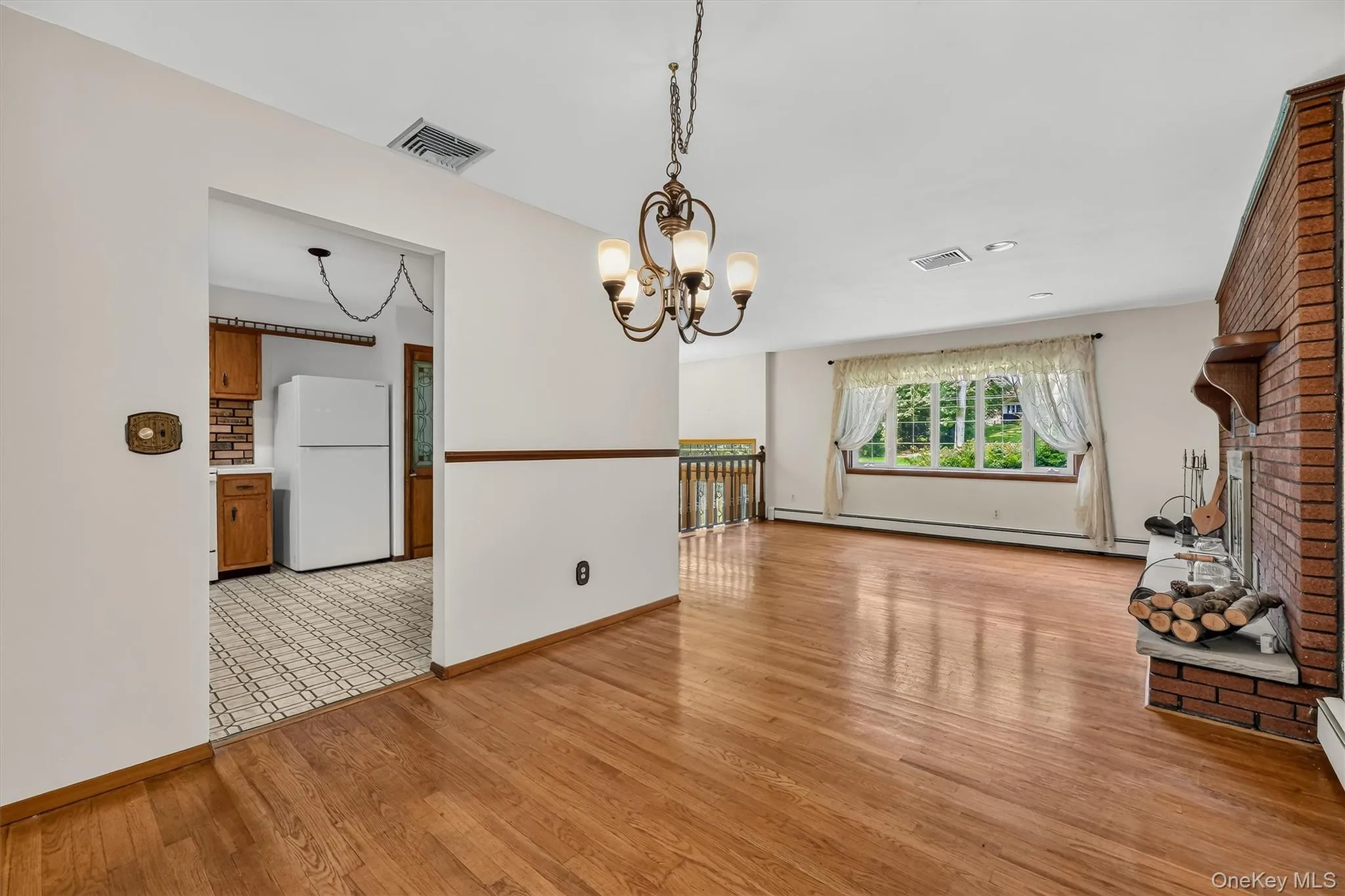 37 Julie Drive, East Fishkill, NY, 3 Bedrooms Bedrooms, 11 Rooms Rooms,1 BathroomBathrooms,Residential,For Rent,Julie,0,1036754 37 Julie Drive, East Fishkill, NY, 3 Bedrooms Bedrooms, 11 Rooms Rooms,1 BathroomBathrooms,Residential,For Rent,Julie,0,1036754
