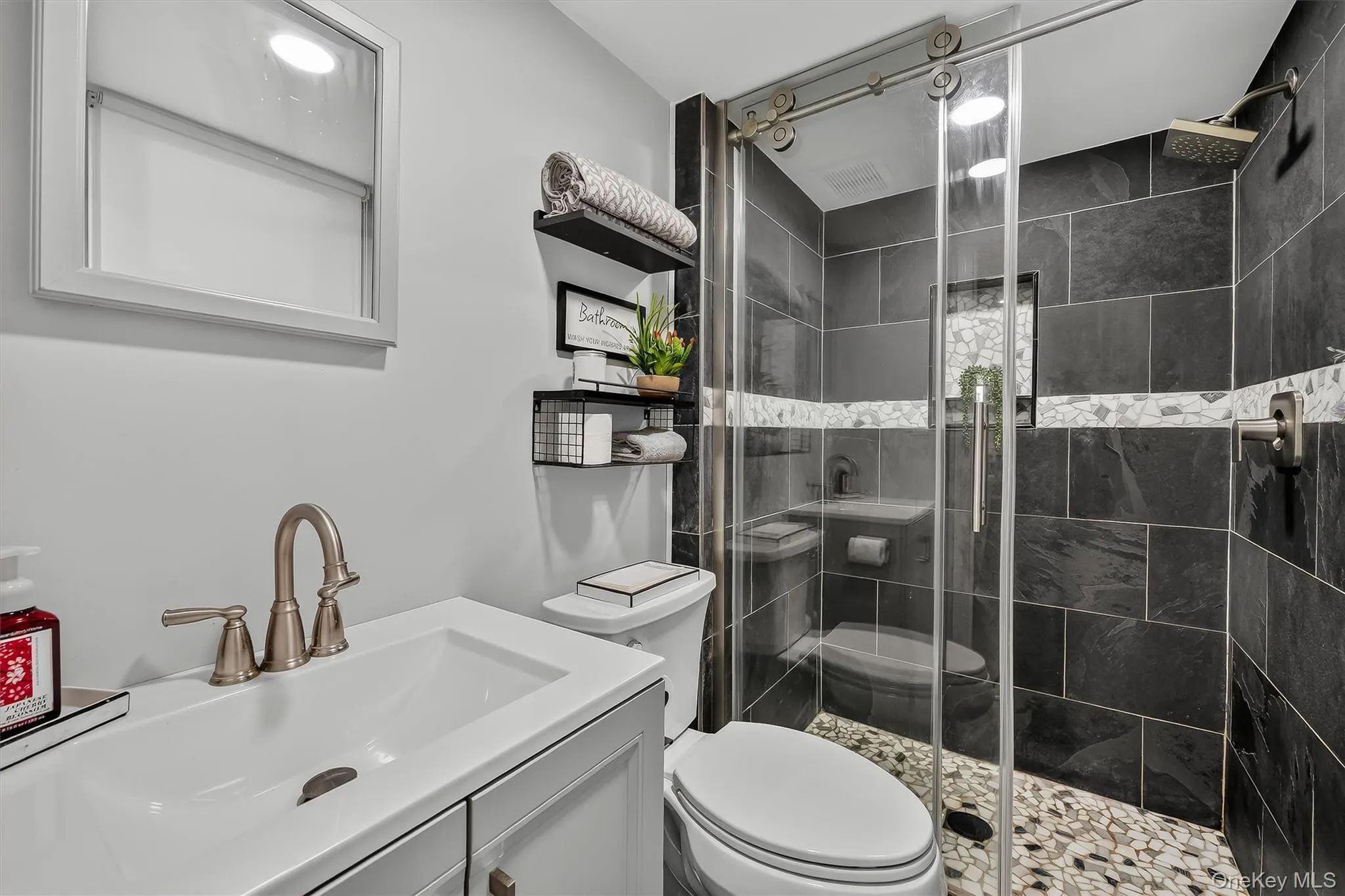 10 Pine Drive, Stony Point, NY, 4 Bedrooms Bedrooms, 10 Rooms Rooms,2 BathroomsBathrooms,Residential,For Rent,Pine,0,1036759 10 Pine Drive, Stony Point, NY, 4 Bedrooms Bedrooms, 10 Rooms Rooms,2 BathroomsBathrooms,Residential,For Rent,Pine,0,1036759