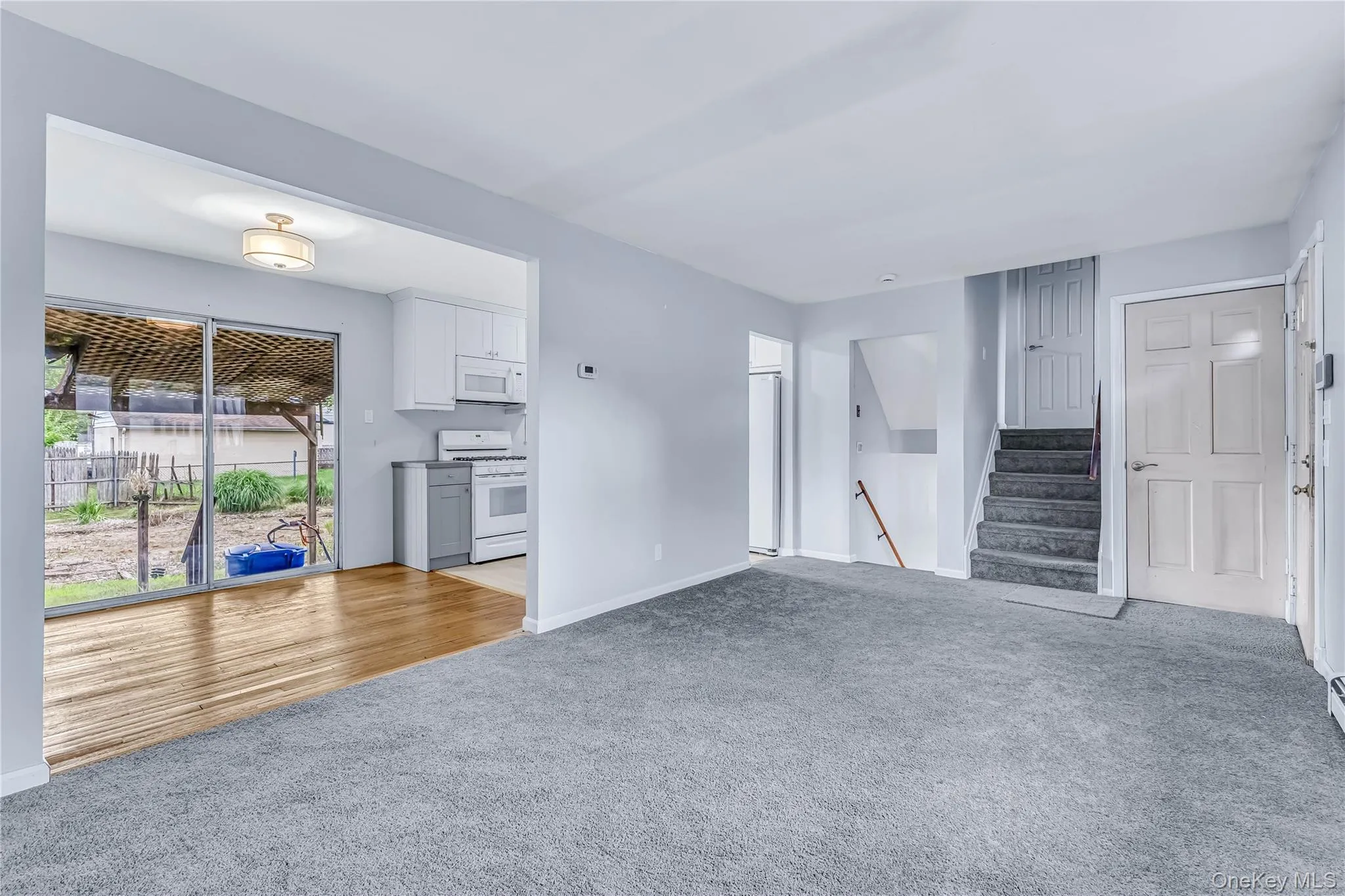 Kitchen, EIK, Staircase, Living Room Kitchen, EIK, Staircase, Living Room