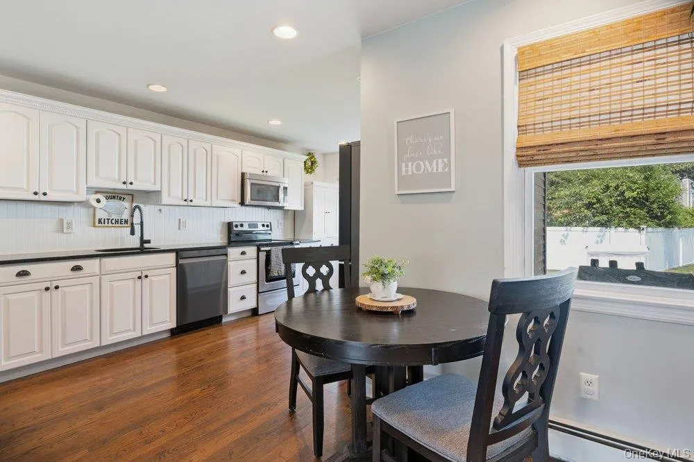 344 Ontario Avenue, Babylon, NY, 5 Bedrooms Bedrooms, 8 Rooms Rooms,2 BathroomsBathrooms,Residential,For Rent,Ontario,0,1036766 344 Ontario Avenue, Babylon, NY, 5 Bedrooms Bedrooms, 8 Rooms Rooms,2 BathroomsBathrooms,Residential,For Rent,Ontario,0,1036766