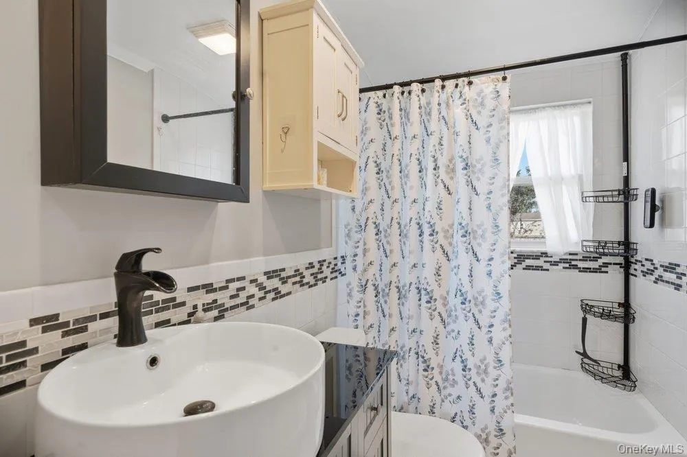 344 Ontario Avenue, Babylon, NY, 5 Bedrooms Bedrooms, 8 Rooms Rooms,2 BathroomsBathrooms,Residential,For Rent,Ontario,0,1036766 344 Ontario Avenue, Babylon, NY, 5 Bedrooms Bedrooms, 8 Rooms Rooms,2 BathroomsBathrooms,Residential,For Rent,Ontario,0,1036766