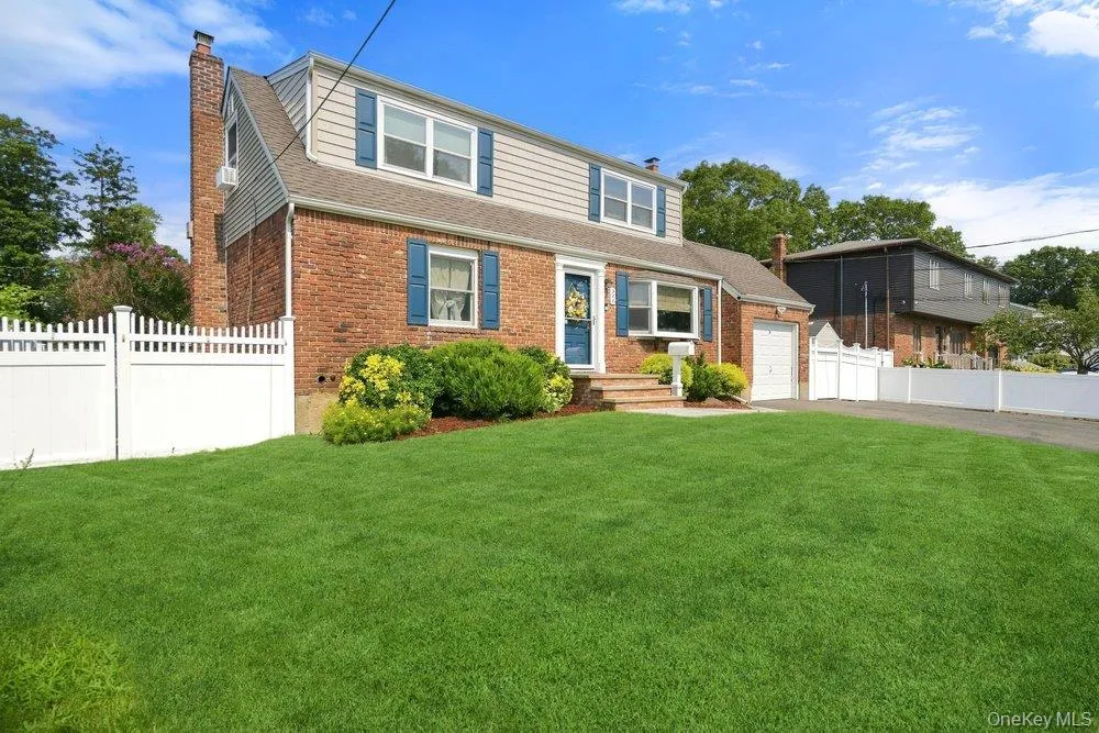 344 Ontario Avenue, Babylon, NY, 5 Bedrooms Bedrooms, 8 Rooms Rooms,2 BathroomsBathrooms,Residential,For Rent,Ontario,0,1036766 344 Ontario Avenue, Babylon, NY, 5 Bedrooms Bedrooms, 8 Rooms Rooms,2 BathroomsBathrooms,Residential,For Rent,Ontario,0,1036766