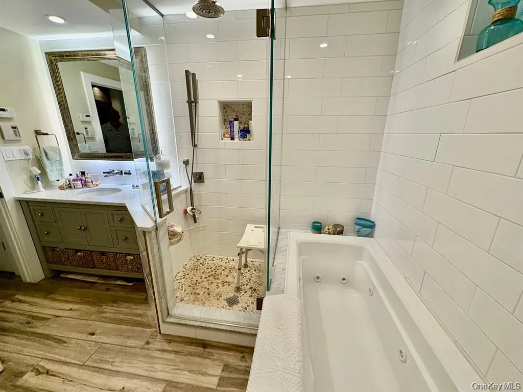 20 High Street, North Hempstead, NY, 1 Bedroom Bedrooms, 3 Rooms Rooms,1 BathroomBathrooms,Residential Lease,For Rent,High,0,1036768 20 High Street, North Hempstead, NY, 1 Bedroom Bedrooms, 3 Rooms Rooms,1 BathroomBathrooms,Residential Lease,For Rent,High,0,1036768