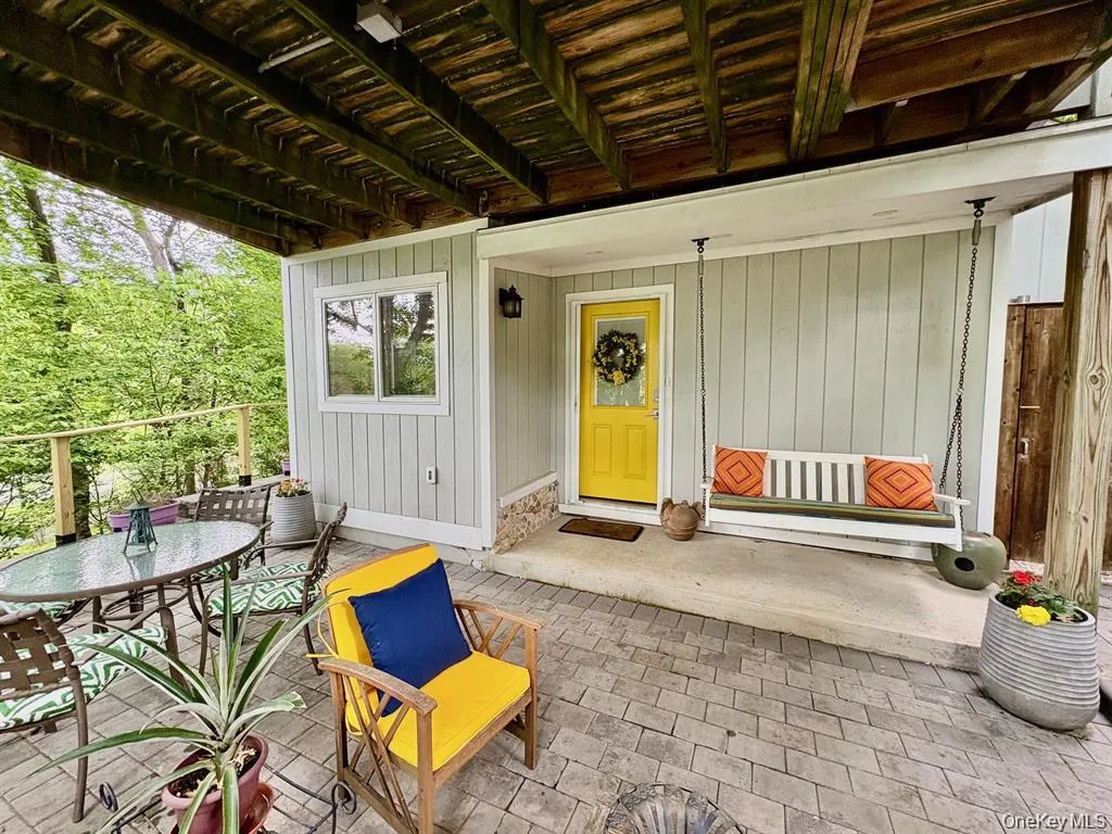 20 High Street, North Hempstead, NY, 1 Bedroom Bedrooms, 3 Rooms Rooms,1 BathroomBathrooms,Residential Lease,For Rent,High,0,1036768 20 High Street, North Hempstead, NY, 1 Bedroom Bedrooms, 3 Rooms Rooms,1 BathroomBathrooms,Residential Lease,For Rent,High,0,1036768