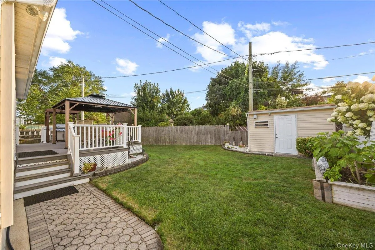 4060 Maywood Drive, Hempstead, NY, 4 Bedrooms Bedrooms, 7 Rooms Rooms,1 BathroomBathrooms,Residential,For Rent,Maywood,0,1036769 4060 Maywood Drive, Hempstead, NY, 4 Bedrooms Bedrooms, 7 Rooms Rooms,1 BathroomBathrooms,Residential,For Rent,Maywood,0,1036769