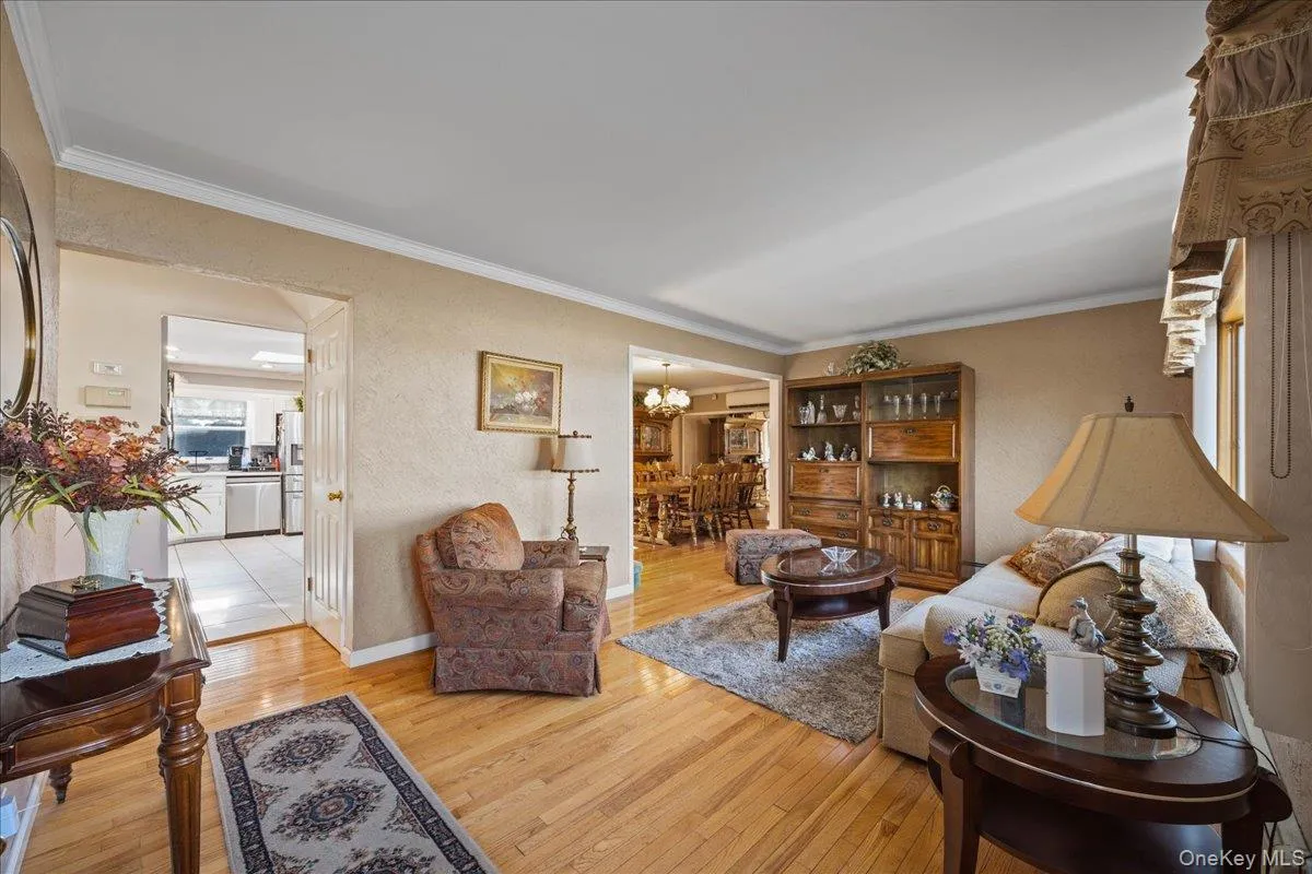 4060 Maywood Drive, Hempstead, NY, 4 Bedrooms Bedrooms, 7 Rooms Rooms,1 BathroomBathrooms,Residential,For Rent,Maywood,0,1036769 4060 Maywood Drive, Hempstead, NY, 4 Bedrooms Bedrooms, 7 Rooms Rooms,1 BathroomBathrooms,Residential,For Rent,Maywood,0,1036769