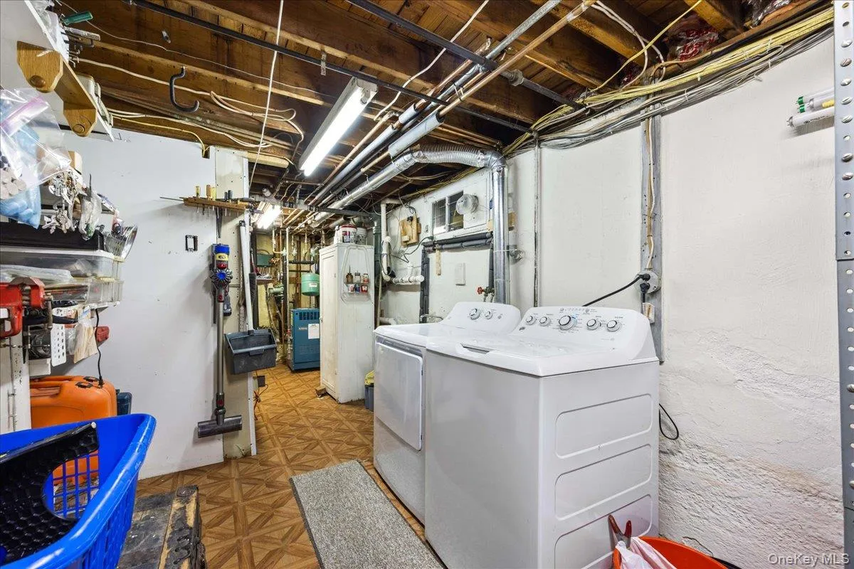 4060 Maywood Drive, Hempstead, NY, 4 Bedrooms Bedrooms, 7 Rooms Rooms,1 BathroomBathrooms,Residential,For Rent,Maywood,0,1036769 4060 Maywood Drive, Hempstead, NY, 4 Bedrooms Bedrooms, 7 Rooms Rooms,1 BathroomBathrooms,Residential,For Rent,Maywood,0,1036769