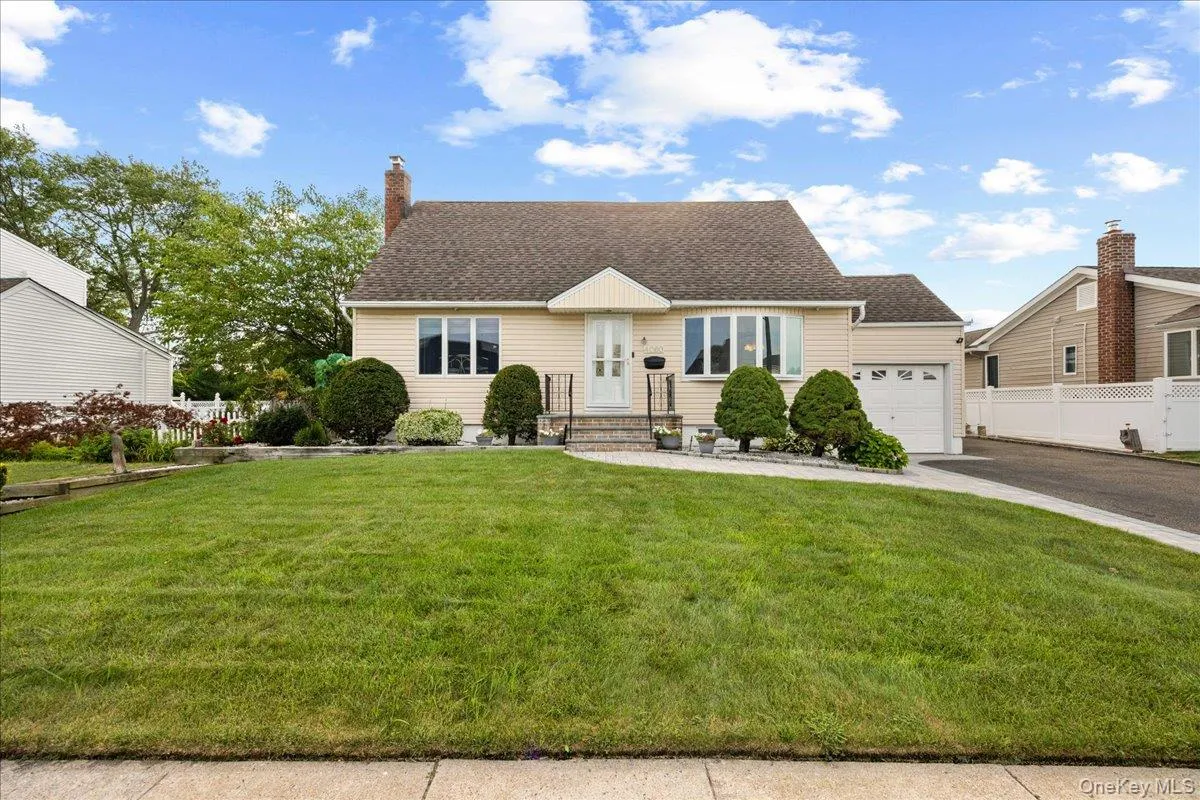 4060 Maywood Drive, Hempstead, NY, 4 Bedrooms Bedrooms, 7 Rooms Rooms,1 BathroomBathrooms,Residential,For Rent,Maywood,0,1036769 4060 Maywood Drive, Hempstead, NY, 4 Bedrooms Bedrooms, 7 Rooms Rooms,1 BathroomBathrooms,Residential,For Rent,Maywood,0,1036769