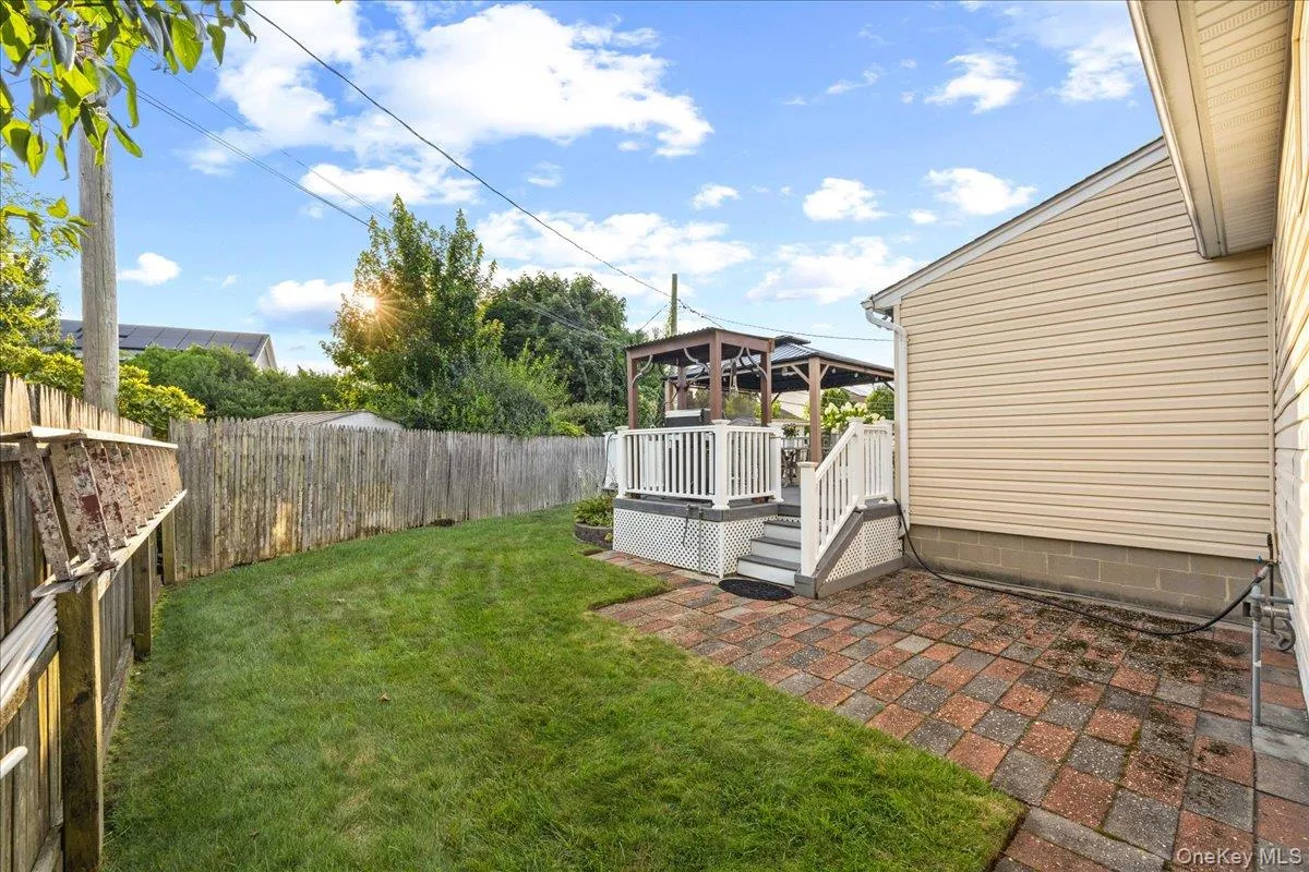 4060 Maywood Drive, Hempstead, NY, 4 Bedrooms Bedrooms, 7 Rooms Rooms,1 BathroomBathrooms,Residential,For Rent,Maywood,0,1036769 4060 Maywood Drive, Hempstead, NY, 4 Bedrooms Bedrooms, 7 Rooms Rooms,1 BathroomBathrooms,Residential,For Rent,Maywood,0,1036769