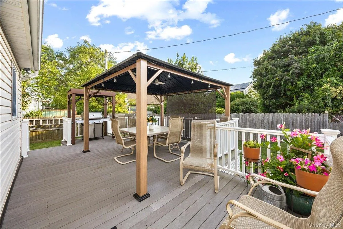 4060 Maywood Drive, Hempstead, NY, 4 Bedrooms Bedrooms, 7 Rooms Rooms,1 BathroomBathrooms,Residential,For Rent,Maywood,0,1036769 4060 Maywood Drive, Hempstead, NY, 4 Bedrooms Bedrooms, 7 Rooms Rooms,1 BathroomBathrooms,Residential,For Rent,Maywood,0,1036769
