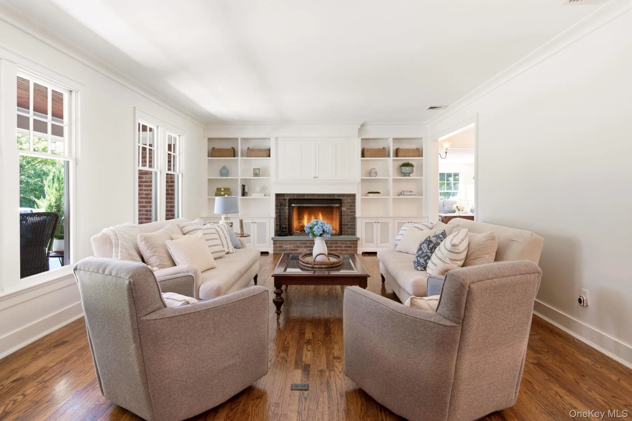 Spacious & Inviting Living Room. Spacious & Inviting Living Room.