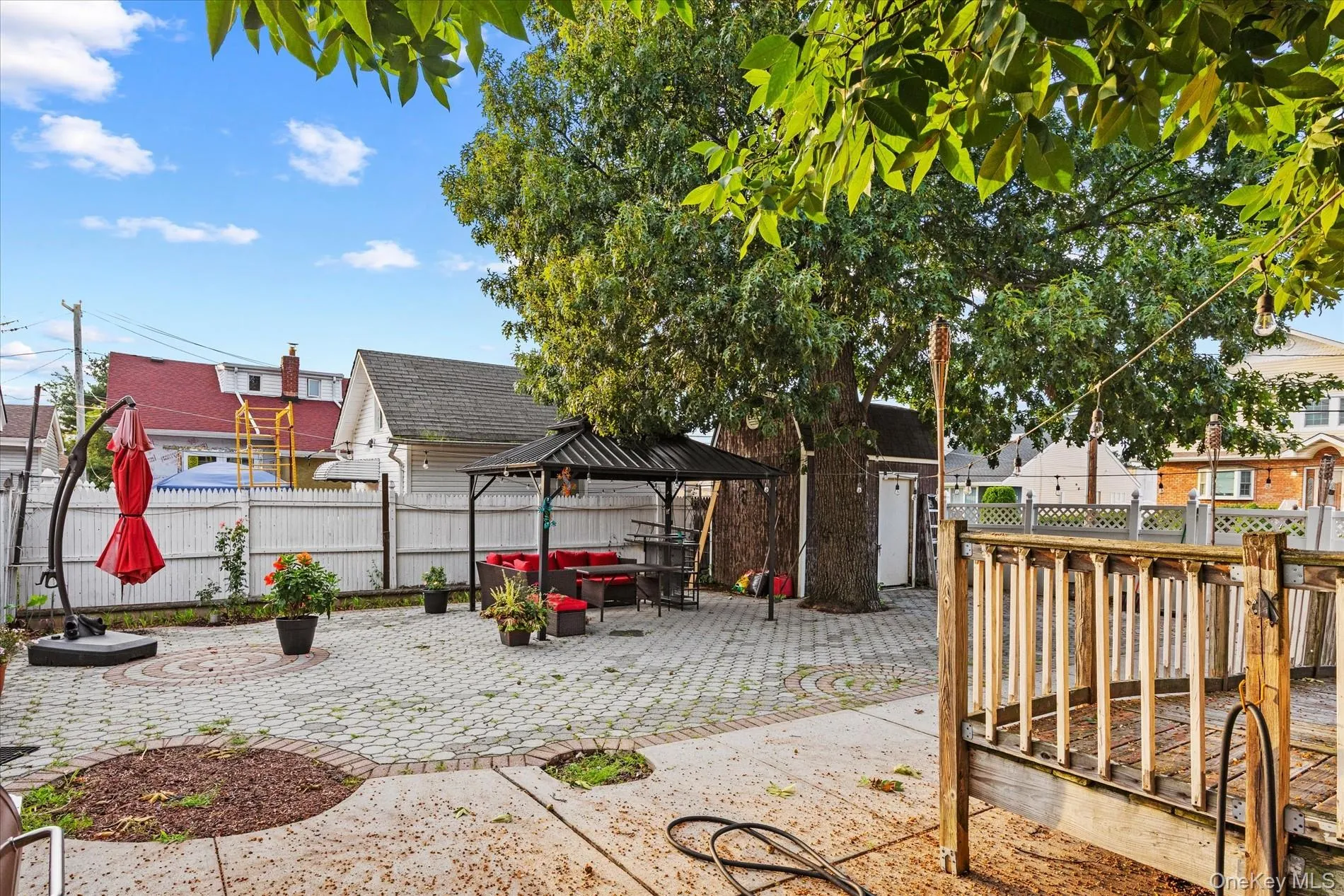 Huge Yard. Endless possibilities. Huge Yard. Endless possibilities.