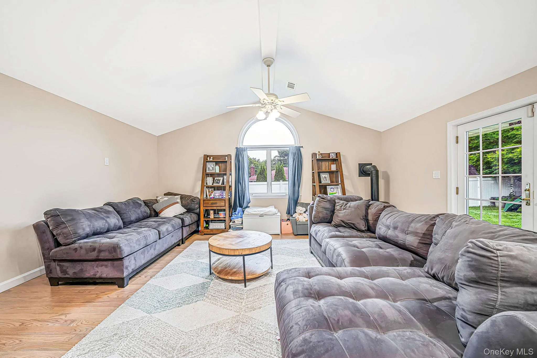 15 Kirby Lane, Huntington, NY, 5 Bedrooms Bedrooms, 13 Rooms Rooms,4 BathroomsBathrooms,Residential,For Rent,Kirby,0,1036775 15 Kirby Lane, Huntington, NY, 5 Bedrooms Bedrooms, 13 Rooms Rooms,4 BathroomsBathrooms,Residential,For Rent,Kirby,0,1036775