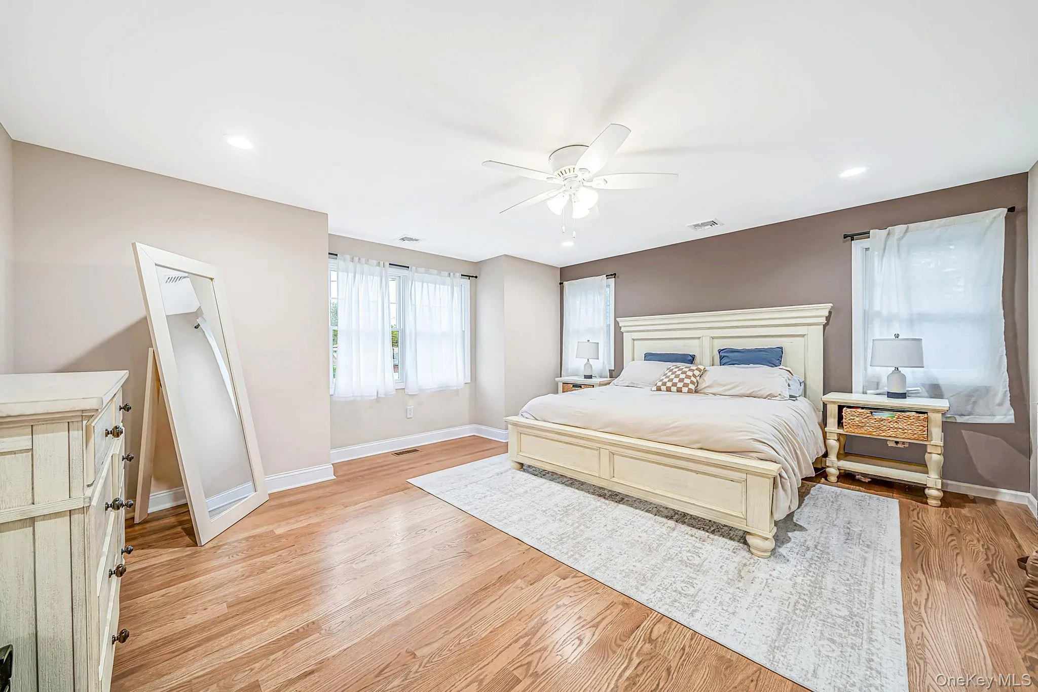 15 Kirby Lane, Huntington, NY, 5 Bedrooms Bedrooms, 13 Rooms Rooms,4 BathroomsBathrooms,Residential,For Rent,Kirby,0,1036775 15 Kirby Lane, Huntington, NY, 5 Bedrooms Bedrooms, 13 Rooms Rooms,4 BathroomsBathrooms,Residential,For Rent,Kirby,0,1036775