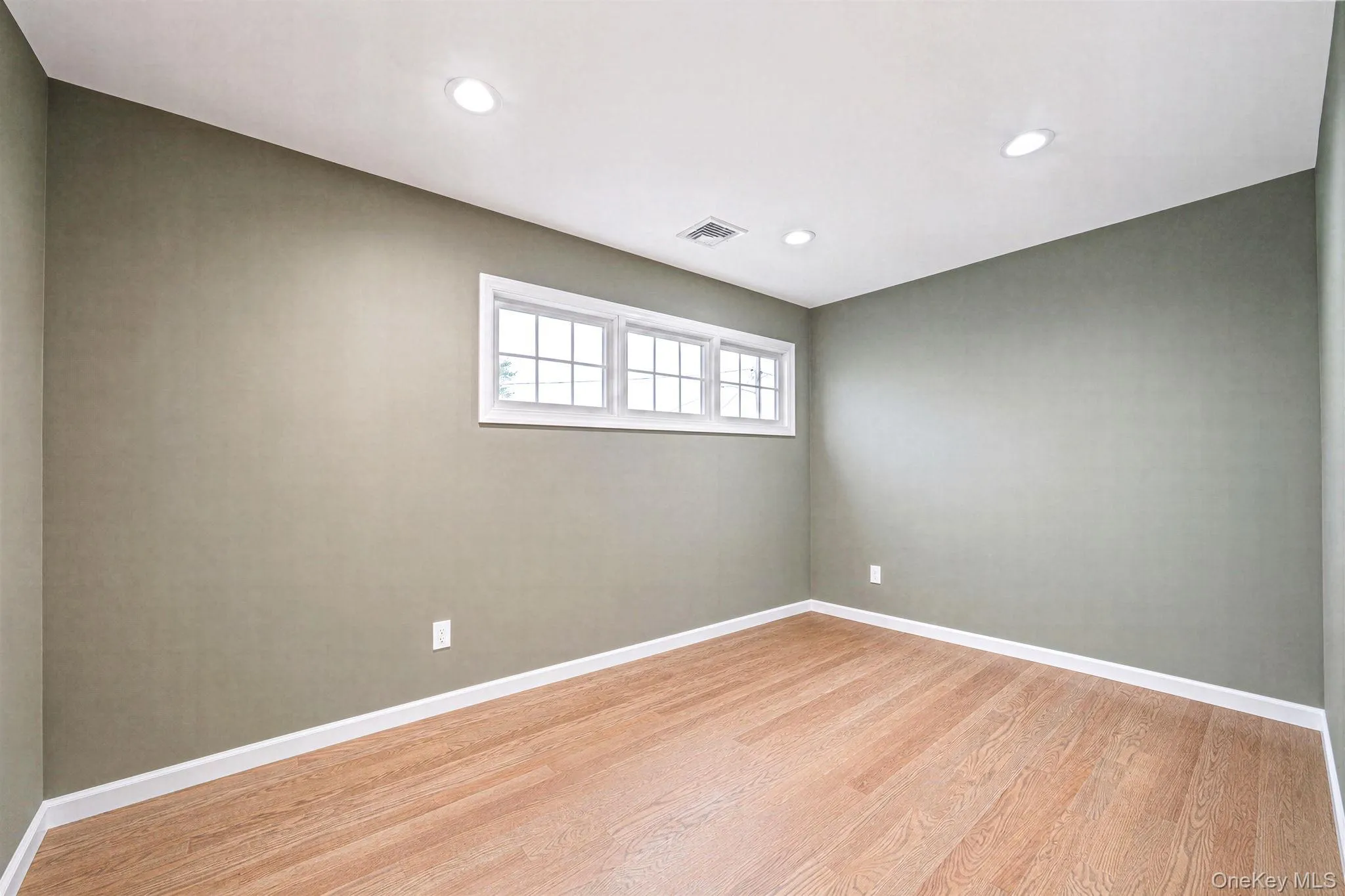 15 Kirby Lane, Huntington, NY, 5 Bedrooms Bedrooms, 13 Rooms Rooms,4 BathroomsBathrooms,Residential,For Rent,Kirby,0,1036775 15 Kirby Lane, Huntington, NY, 5 Bedrooms Bedrooms, 13 Rooms Rooms,4 BathroomsBathrooms,Residential,For Rent,Kirby,0,1036775