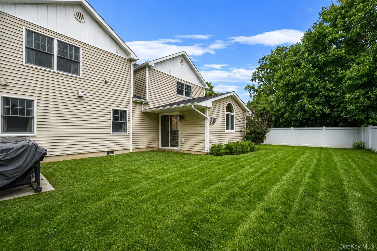 15 Kirby Lane, Huntington, NY, 5 Bedrooms Bedrooms, 13 Rooms Rooms,4 BathroomsBathrooms,Residential,For Rent,Kirby,0,1036775 15 Kirby Lane, Huntington, NY, 5 Bedrooms Bedrooms, 13 Rooms Rooms,4 BathroomsBathrooms,Residential,For Rent,Kirby,0,1036775
