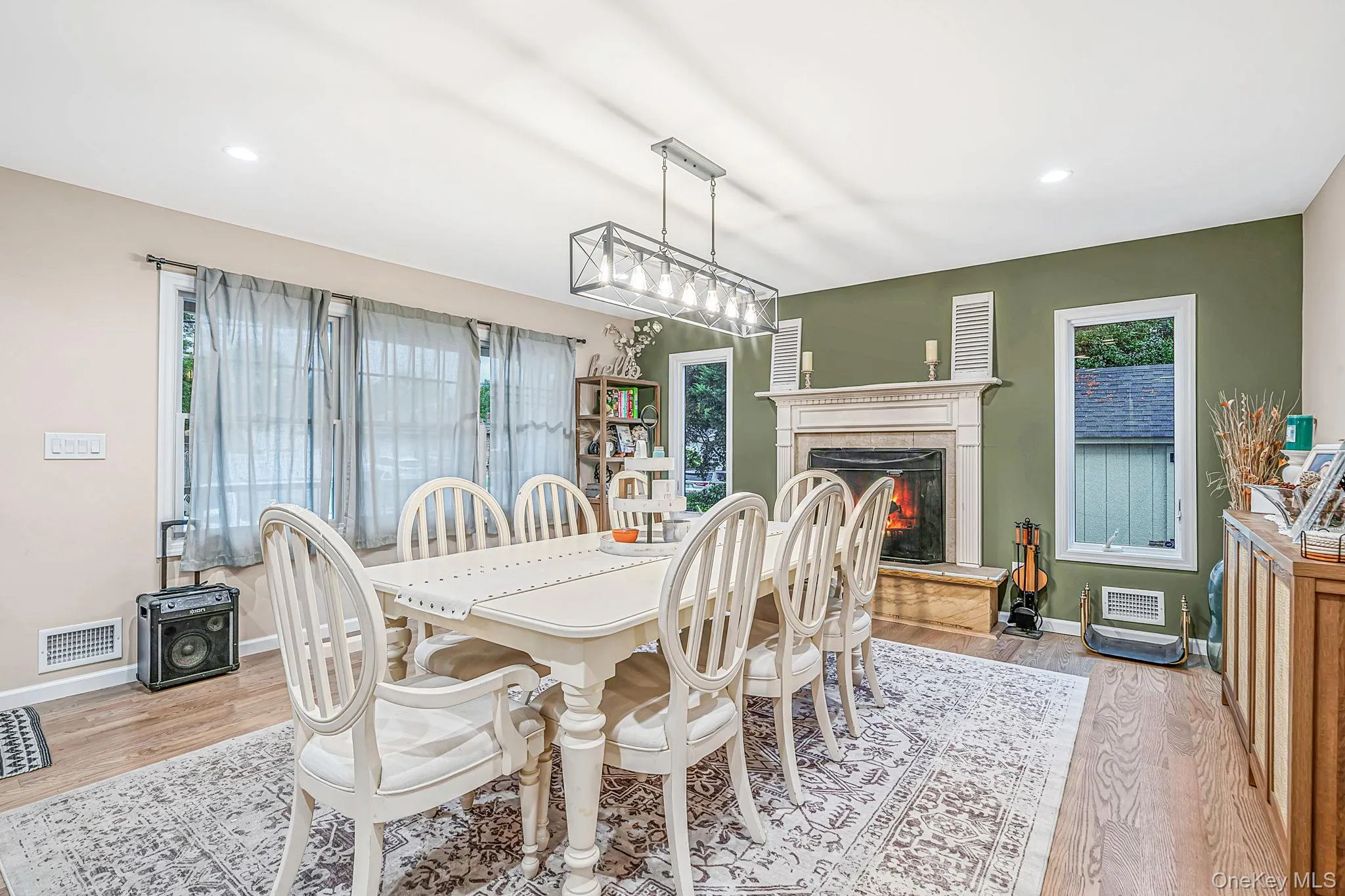 15 Kirby Lane, Huntington, NY, 5 Bedrooms Bedrooms, 13 Rooms Rooms,4 BathroomsBathrooms,Residential,For Rent,Kirby,0,1036775 15 Kirby Lane, Huntington, NY, 5 Bedrooms Bedrooms, 13 Rooms Rooms,4 BathroomsBathrooms,Residential,For Rent,Kirby,0,1036775