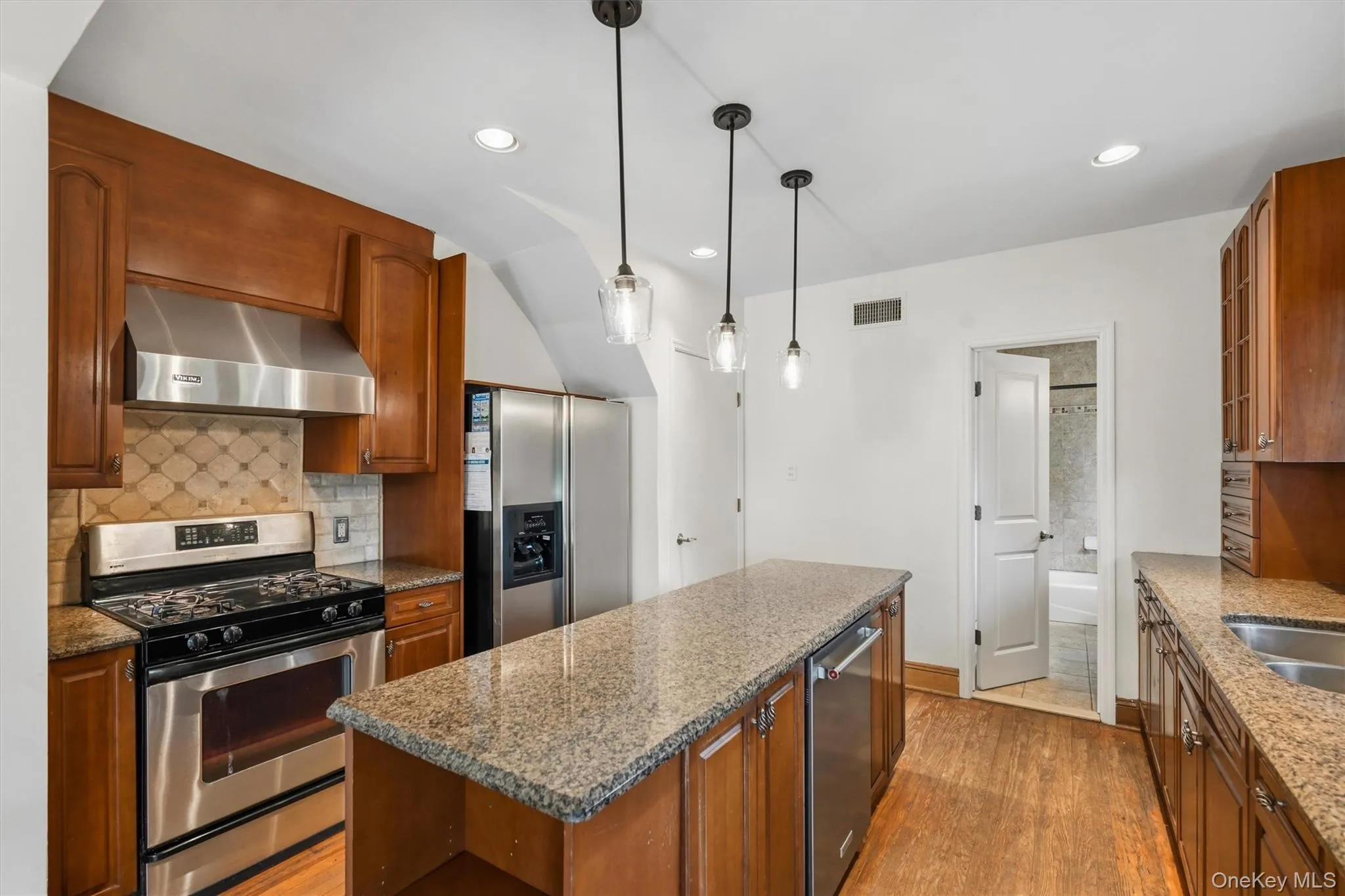 7 Atlantic Avenue, Clarkstown, NY, 5 Bedrooms Bedrooms, 9 Rooms Rooms,2 BathroomsBathrooms,Residential,For Rent,Atlantic,0,1036779 7 Atlantic Avenue, Clarkstown, NY, 5 Bedrooms Bedrooms, 9 Rooms Rooms,2 BathroomsBathrooms,Residential,For Rent,Atlantic,0,1036779