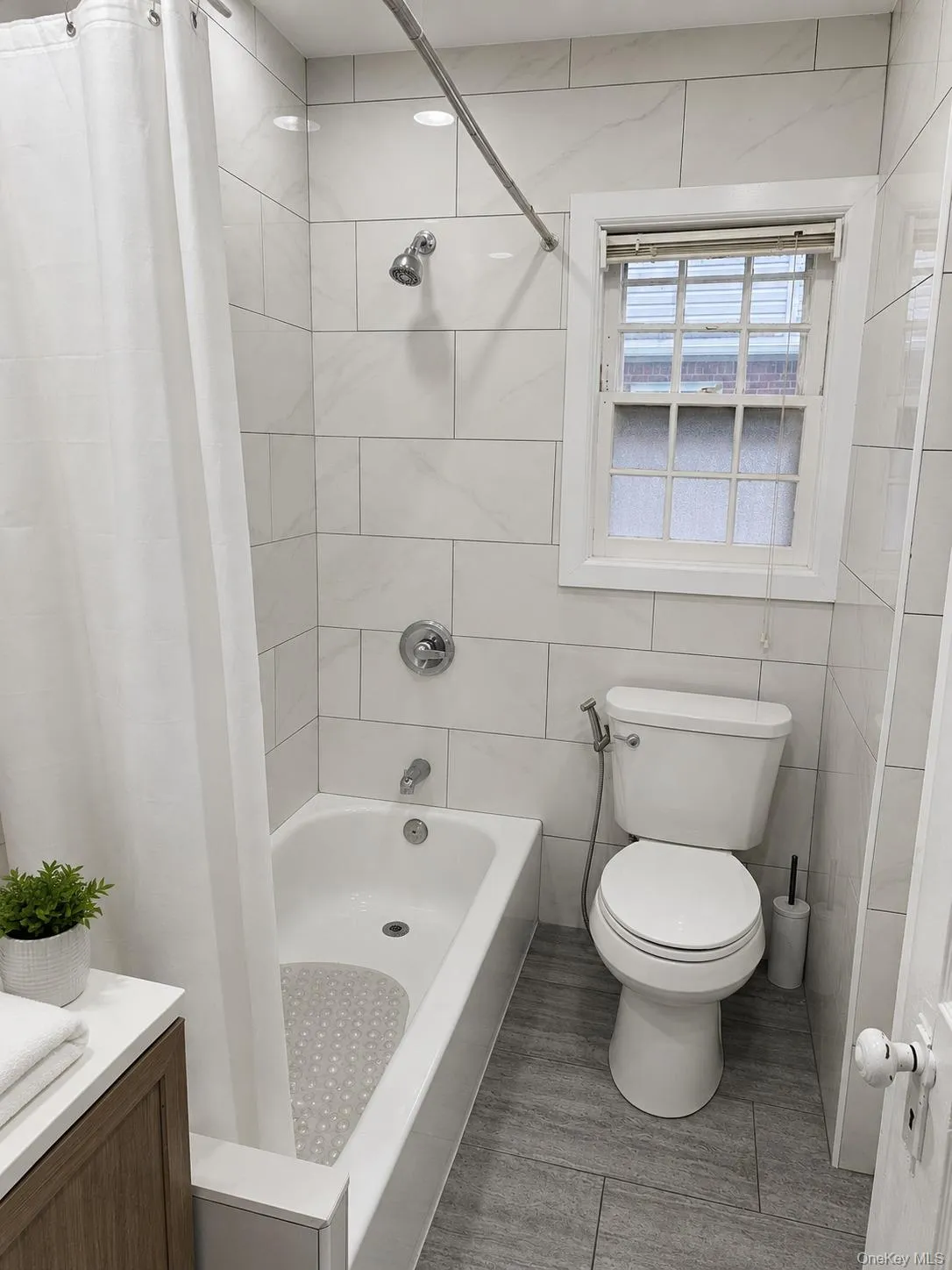 16 Spruce Lane, Hempstead, NY, 3 Bedrooms Bedrooms, 6 Rooms Rooms,1 BathroomBathrooms,Residential Lease,For Rent,Spruce,0,1036780 16 Spruce Lane, Hempstead, NY, 3 Bedrooms Bedrooms, 6 Rooms Rooms,1 BathroomBathrooms,Residential Lease,For Rent,Spruce,0,1036780