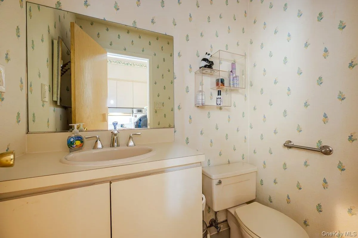40 Cayuga Avenue, Hempstead, NY, 4 Bedrooms Bedrooms, 8 Rooms Rooms,4 BathroomsBathrooms,Residential Lease,For Rent,Cayuga,0,1036782 40 Cayuga Avenue, Hempstead, NY, 4 Bedrooms Bedrooms, 8 Rooms Rooms,4 BathroomsBathrooms,Residential Lease,For Rent,Cayuga,0,1036782