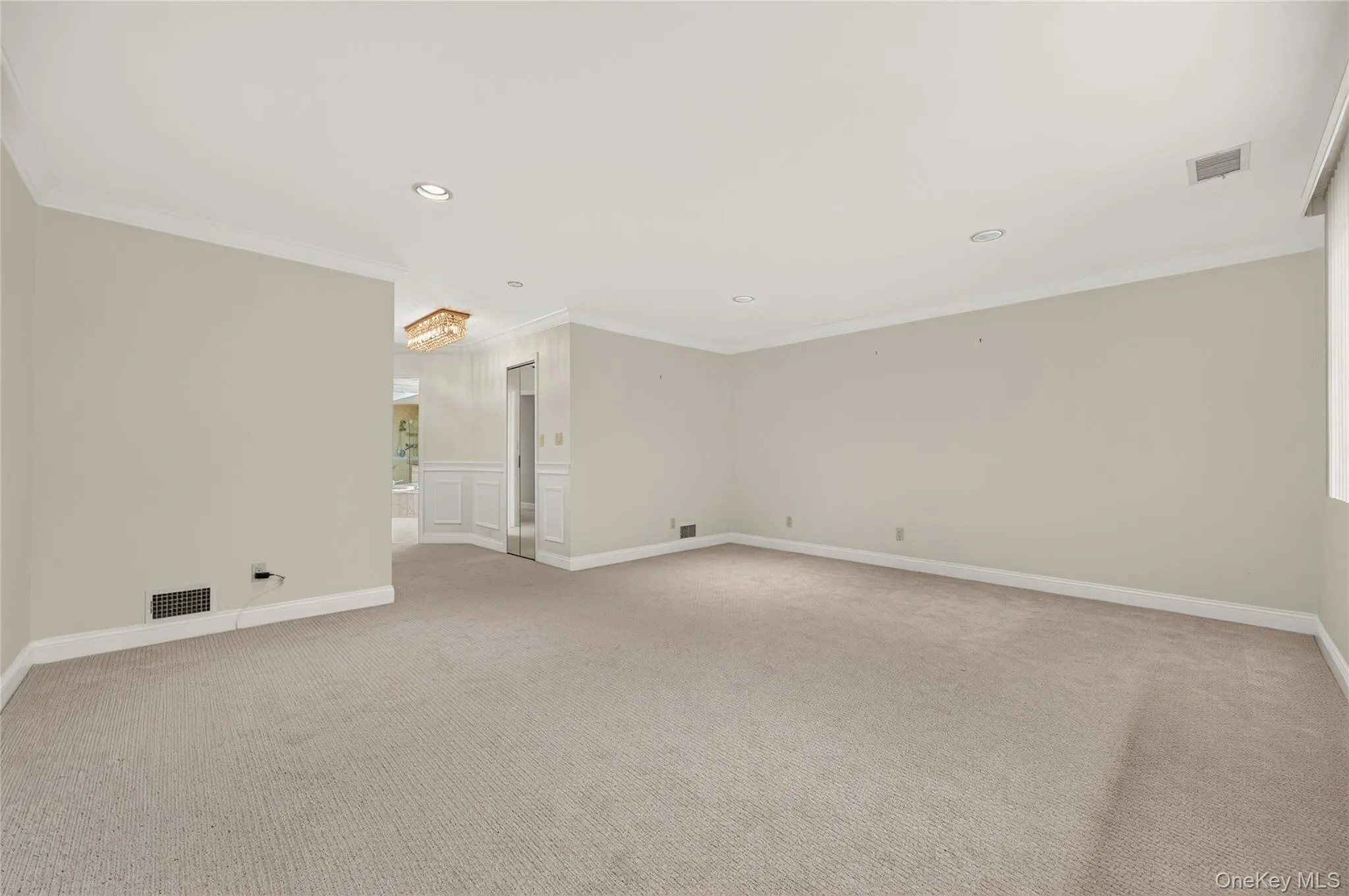 Large Primary Bedroom Suite Large Primary Bedroom Suite