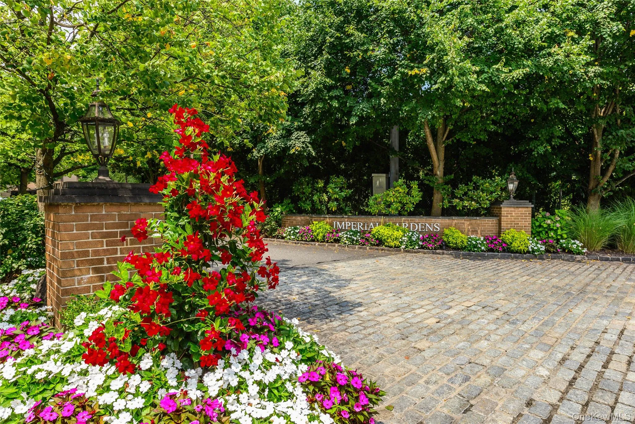 Welcome to Imperial Gardens - Prime Location Welcome to Imperial Gardens - Prime Location