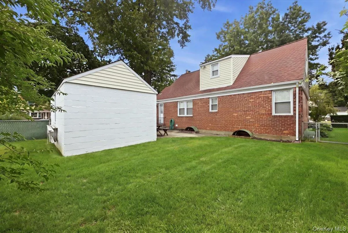 43 Scott Street, North Hempstead, NY, 4 Bedrooms Bedrooms, 8 Rooms Rooms,2 BathroomsBathrooms,Residential,For Rent,Scott,0,1036788 43 Scott Street, North Hempstead, NY, 4 Bedrooms Bedrooms, 8 Rooms Rooms,2 BathroomsBathrooms,Residential,For Rent,Scott,0,1036788