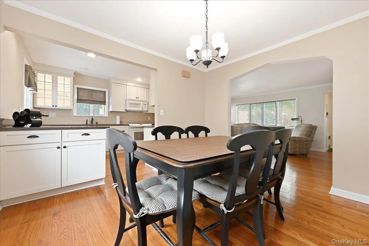 43 Scott Street, North Hempstead, NY, 4 Bedrooms Bedrooms, 8 Rooms Rooms,2 BathroomsBathrooms,Residential,For Rent,Scott,0,1036788 43 Scott Street, North Hempstead, NY, 4 Bedrooms Bedrooms, 8 Rooms Rooms,2 BathroomsBathrooms,Residential,For Rent,Scott,0,1036788