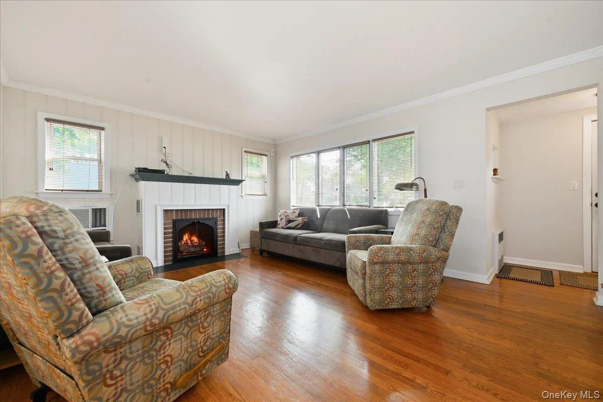 43 Scott Street, North Hempstead, NY, 4 Bedrooms Bedrooms, 8 Rooms Rooms,2 BathroomsBathrooms,Residential,For Rent,Scott,0,1036788 43 Scott Street, North Hempstead, NY, 4 Bedrooms Bedrooms, 8 Rooms Rooms,2 BathroomsBathrooms,Residential,For Rent,Scott,0,1036788