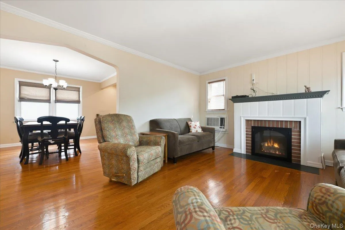 43 Scott Street, North Hempstead, NY, 4 Bedrooms Bedrooms, 8 Rooms Rooms,2 BathroomsBathrooms,Residential,For Rent,Scott,0,1036788 43 Scott Street, North Hempstead, NY, 4 Bedrooms Bedrooms, 8 Rooms Rooms,2 BathroomsBathrooms,Residential,For Rent,Scott,0,1036788