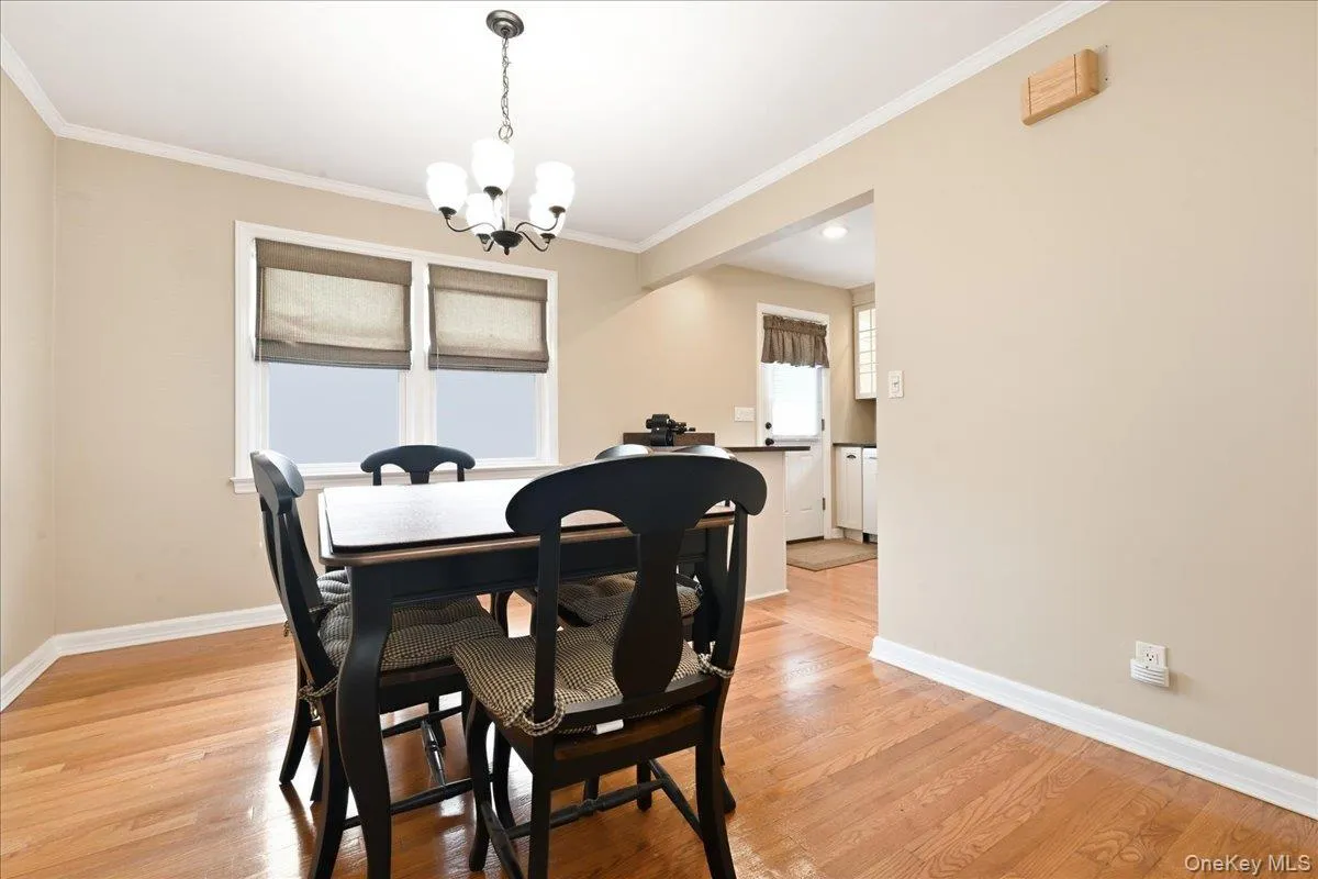 43 Scott Street, North Hempstead, NY, 4 Bedrooms Bedrooms, 8 Rooms Rooms,2 BathroomsBathrooms,Residential,For Rent,Scott,0,1036788 43 Scott Street, North Hempstead, NY, 4 Bedrooms Bedrooms, 8 Rooms Rooms,2 BathroomsBathrooms,Residential,For Rent,Scott,0,1036788