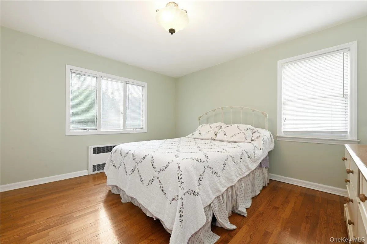 43 Scott Street, North Hempstead, NY, 4 Bedrooms Bedrooms, 8 Rooms Rooms,2 BathroomsBathrooms,Residential,For Rent,Scott,0,1036788 43 Scott Street, North Hempstead, NY, 4 Bedrooms Bedrooms, 8 Rooms Rooms,2 BathroomsBathrooms,Residential,For Rent,Scott,0,1036788