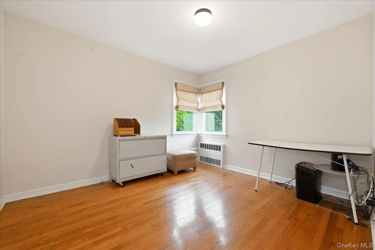 43 Scott Street, North Hempstead, NY, 4 Bedrooms Bedrooms, 8 Rooms Rooms,2 BathroomsBathrooms,Residential,For Rent,Scott,0,1036788 43 Scott Street, North Hempstead, NY, 4 Bedrooms Bedrooms, 8 Rooms Rooms,2 BathroomsBathrooms,Residential,For Rent,Scott,0,1036788
