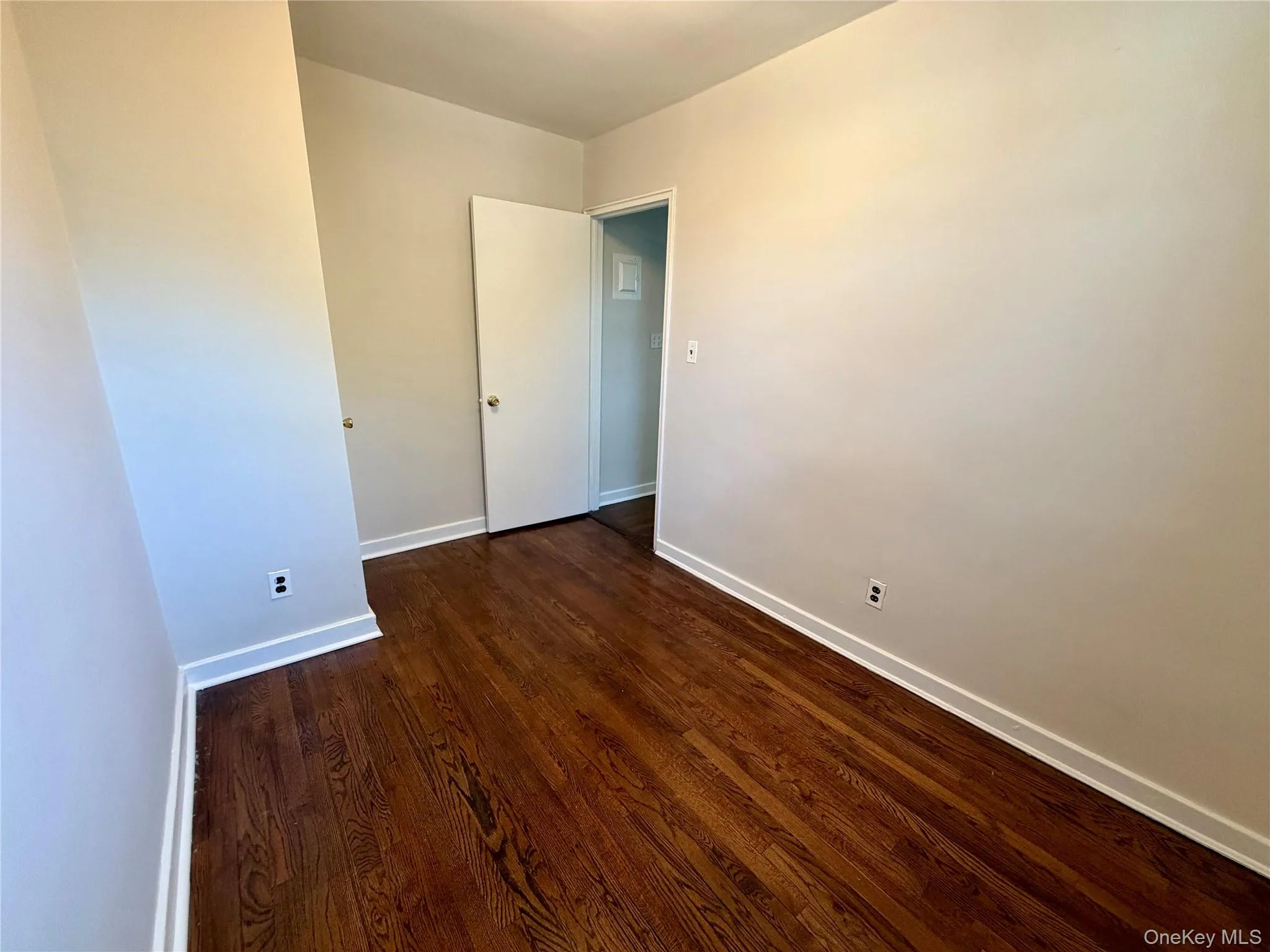 255-49 75th Avenue, New York, NY, 2 Bedrooms Bedrooms, 4 Rooms Rooms,1 BathroomBathrooms,Residential,For Rent,75th,0,1036791 255-49 75th Avenue, New York, NY, 2 Bedrooms Bedrooms, 4 Rooms Rooms,1 BathroomBathrooms,Residential,For Rent,75th,0,1036791