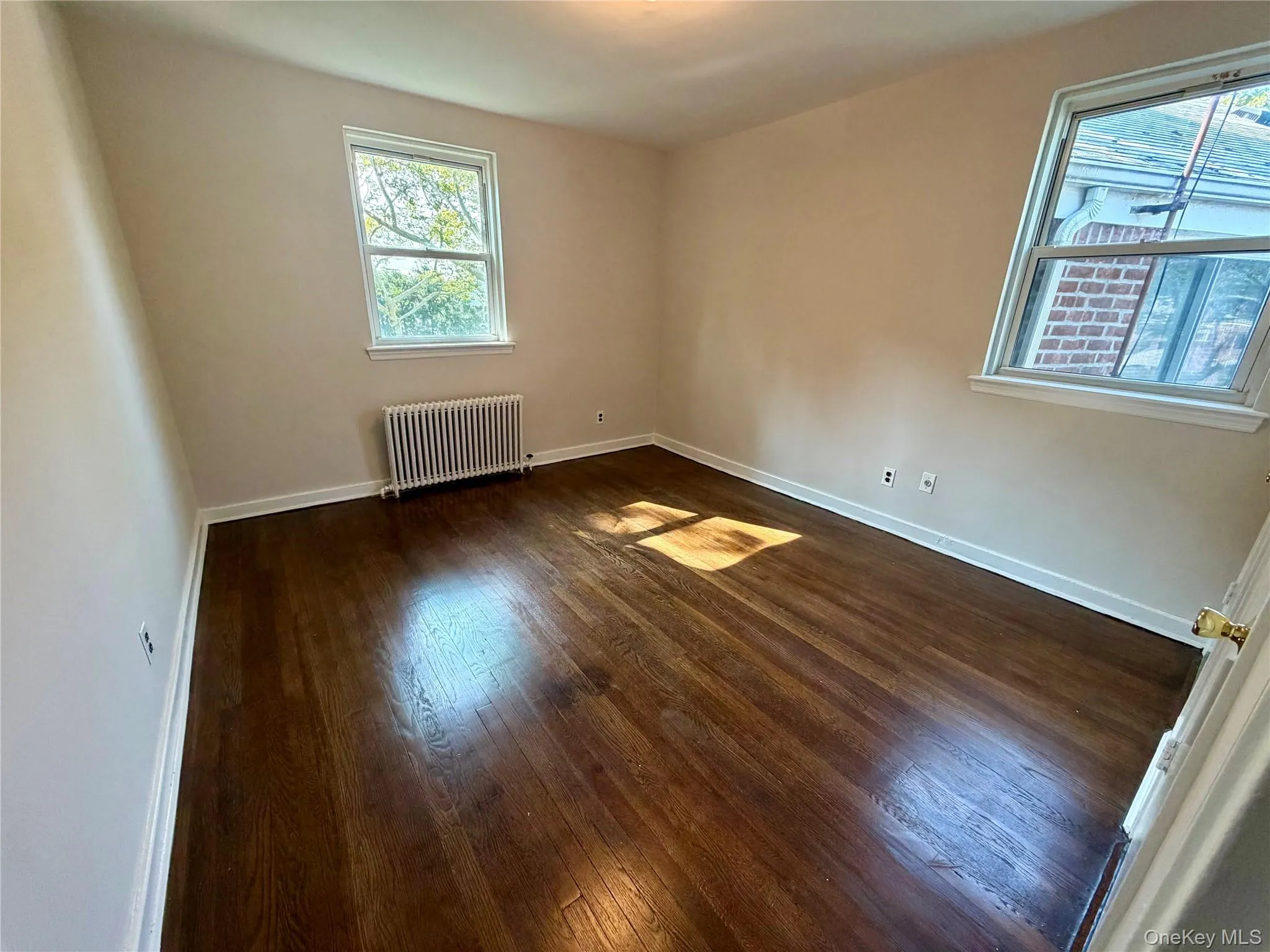 255-49 75th Avenue, New York, NY, 2 Bedrooms Bedrooms, 4 Rooms Rooms,1 BathroomBathrooms,Residential,For Rent,75th,0,1036791 255-49 75th Avenue, New York, NY, 2 Bedrooms Bedrooms, 4 Rooms Rooms,1 BathroomBathrooms,Residential,For Rent,75th,0,1036791