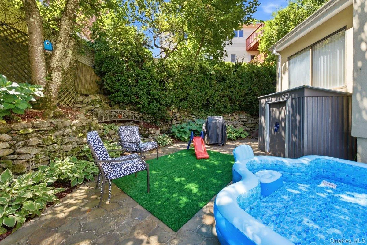 121 Newport Road, Yonkers, NY, 3 Bedrooms Bedrooms, 13 Rooms Rooms,3 BathroomsBathrooms,Residential,For Rent,Newport,0,1036801 121 Newport Road, Yonkers, NY, 3 Bedrooms Bedrooms, 13 Rooms Rooms,3 BathroomsBathrooms,Residential,For Rent,Newport,0,1036801