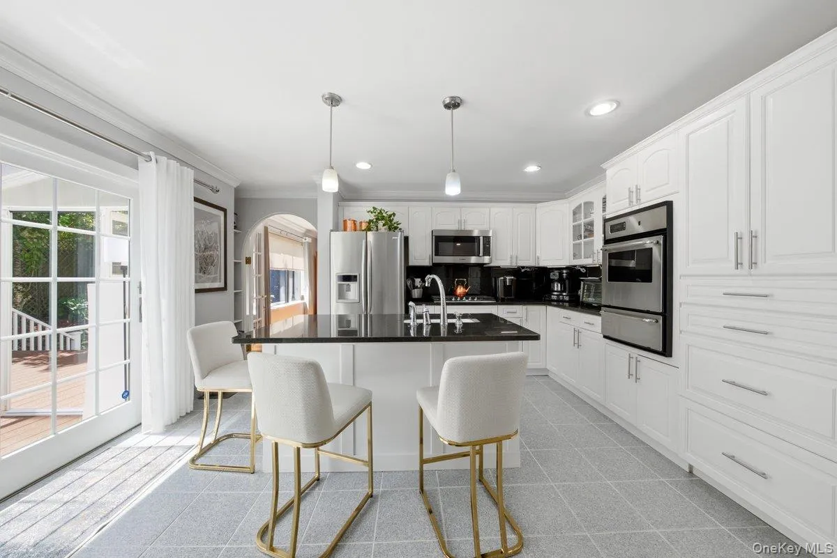 121 Newport Road, Yonkers, NY, 3 Bedrooms Bedrooms, 13 Rooms Rooms,3 BathroomsBathrooms,Residential,For Rent,Newport,0,1036801 121 Newport Road, Yonkers, NY, 3 Bedrooms Bedrooms, 13 Rooms Rooms,3 BathroomsBathrooms,Residential,For Rent,Newport,0,1036801