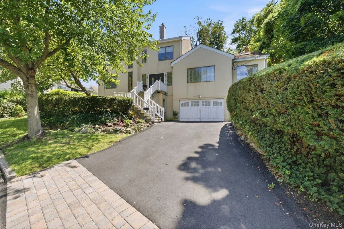 121 Newport Road, Yonkers, NY, 3 Bedrooms Bedrooms, 13 Rooms Rooms,3 BathroomsBathrooms,Residential,For Rent,Newport,0,1036801 121 Newport Road, Yonkers, NY, 3 Bedrooms Bedrooms, 13 Rooms Rooms,3 BathroomsBathrooms,Residential,For Rent,Newport,0,1036801
