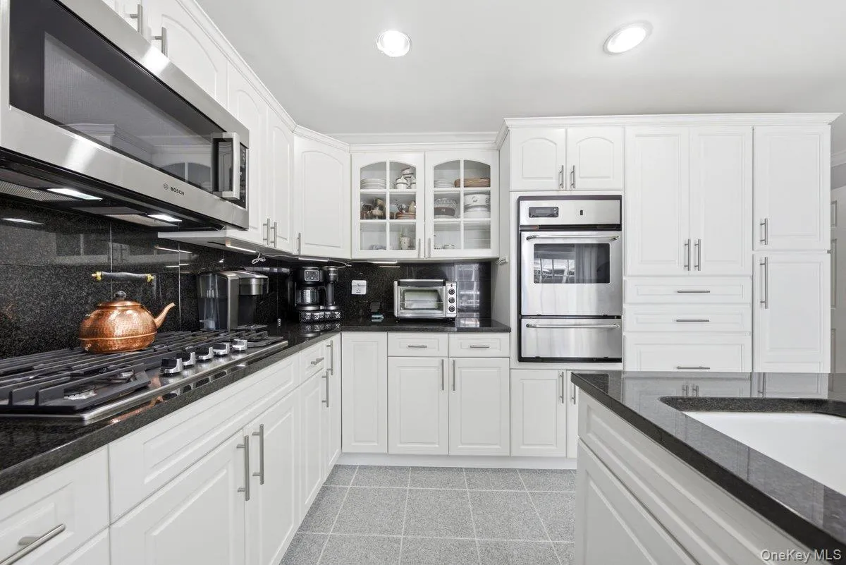 121 Newport Road, Yonkers, NY, 3 Bedrooms Bedrooms, 13 Rooms Rooms,3 BathroomsBathrooms,Residential,For Rent,Newport,0,1036801 121 Newport Road, Yonkers, NY, 3 Bedrooms Bedrooms, 13 Rooms Rooms,3 BathroomsBathrooms,Residential,For Rent,Newport,0,1036801